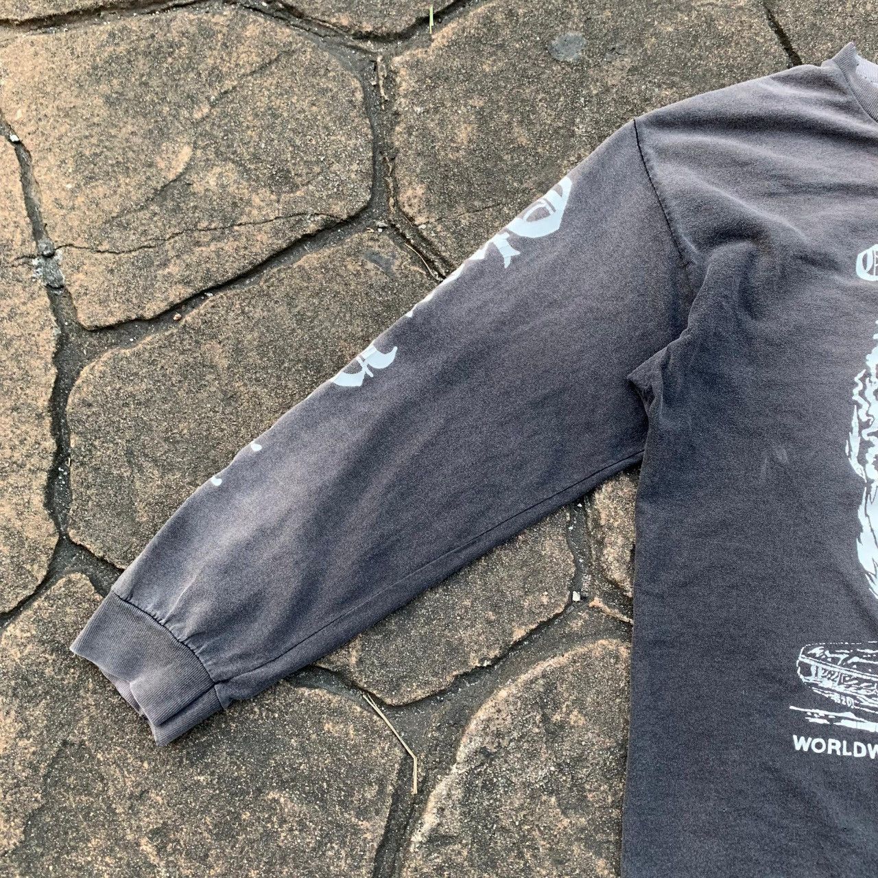 Obey Thrashed Sun Faded Obey Shirt Distressed Grunge ERD WCC BAND Size US L / EU 52-54 / 3 - 6 Thumbnail