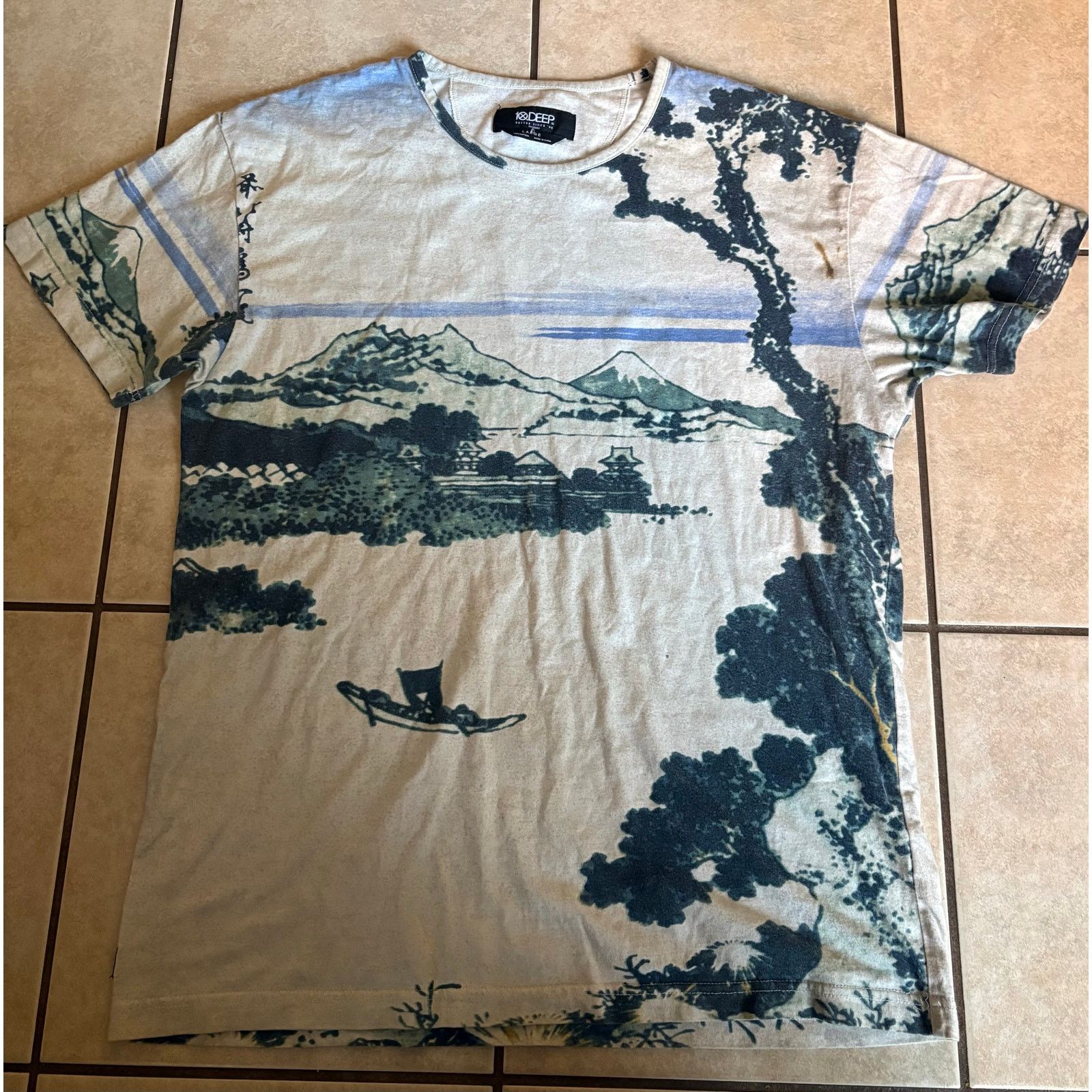 10 Deep 10 deep Mount Fuji AOP design shirt large Size US L / EU 52-54 / 3 - 1 Thumbnail