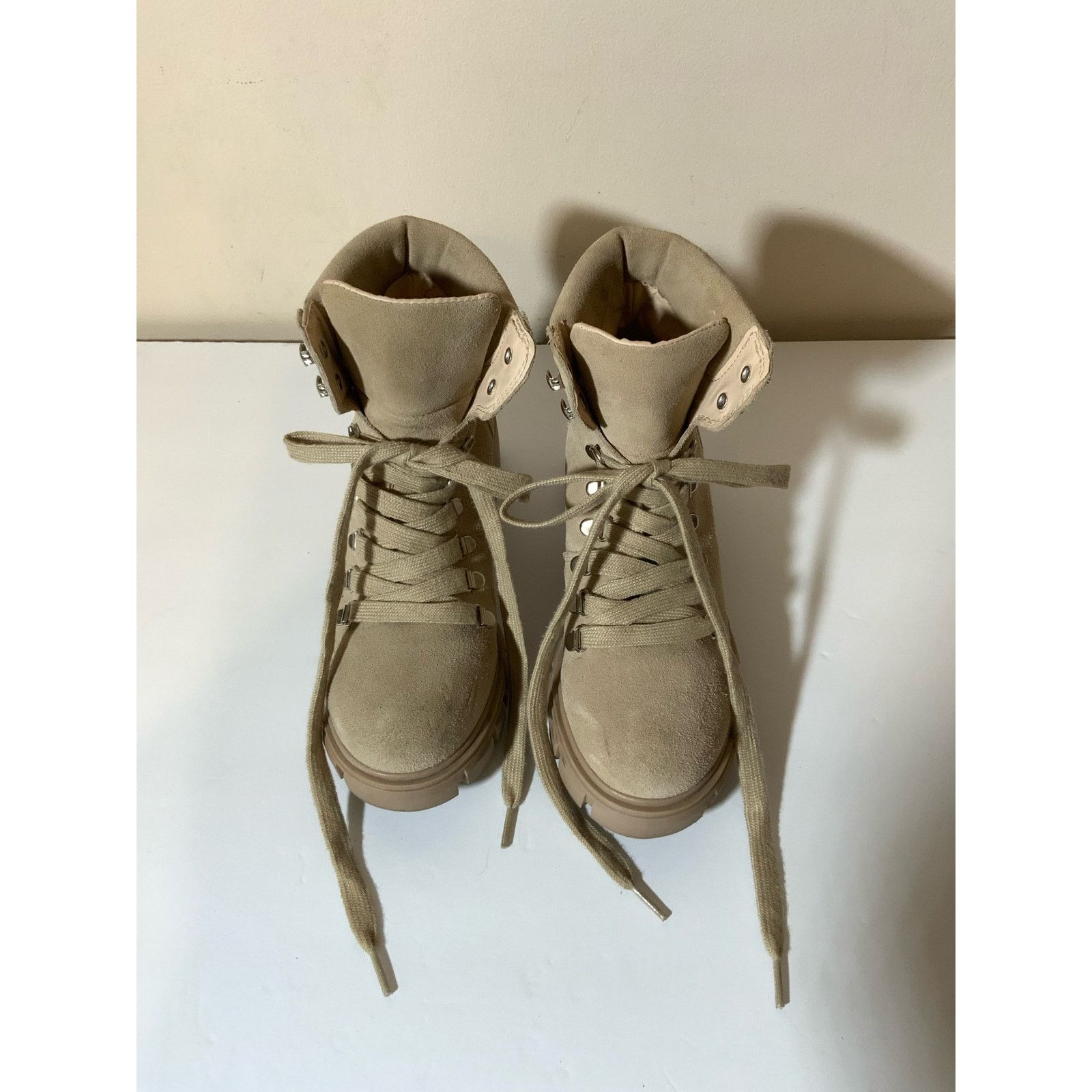Steve Madden Steve Madden Suede Hint Lace Up Platform Bootie Size 6M USED Size US 6 / IT 36 - 2 Thumbnail