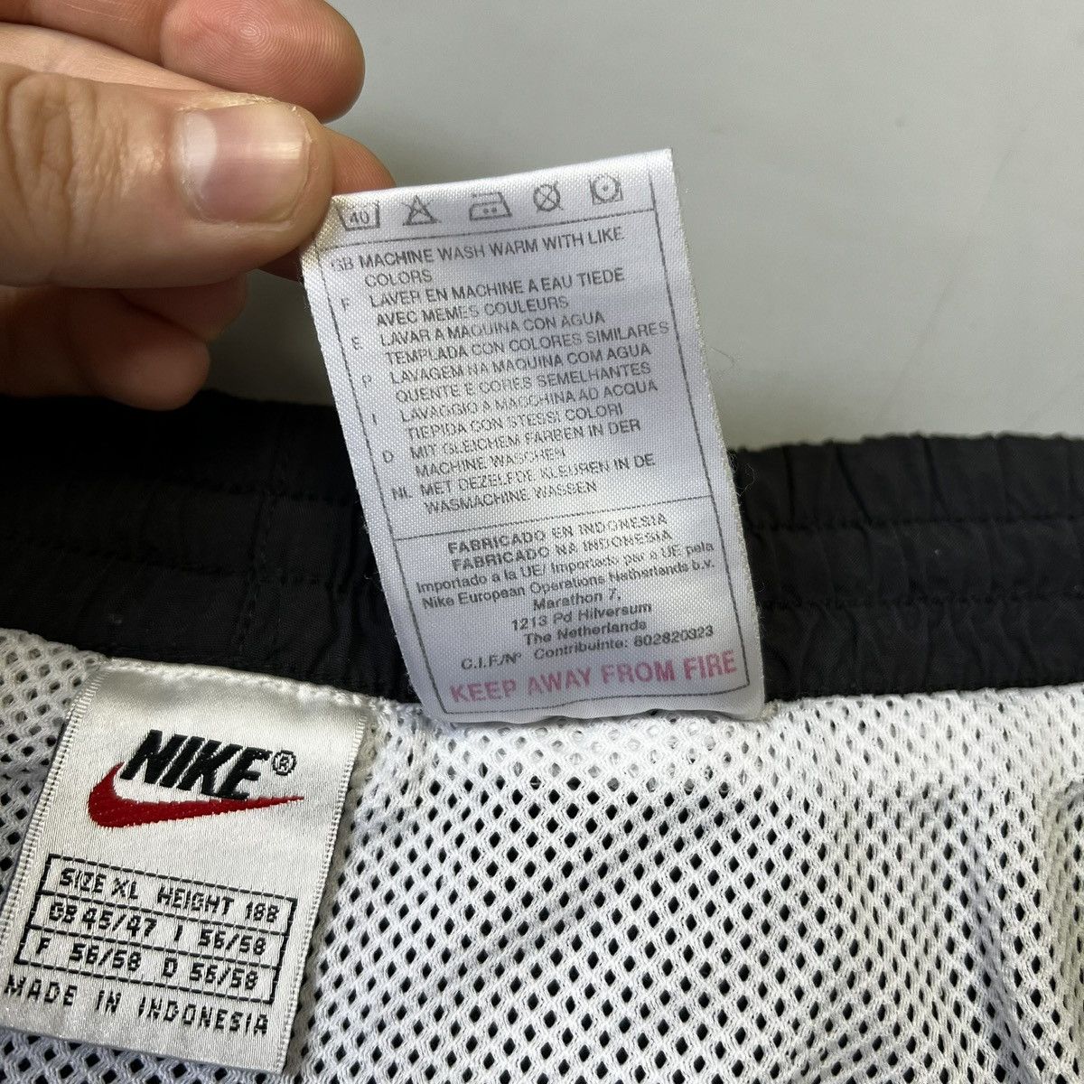 Nike Vintage Nike Shorts big logo y2k size XL swoosh Size US 36 / EU 52 - 8 Thumbnail
