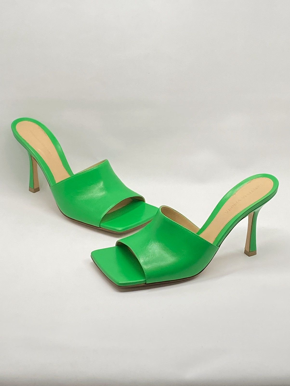 Bottega Veneta Bottega Veneta Stretch Leather Mules size 37.5 Size US 7.5 / IT 37.5 - 7 Thumbnail