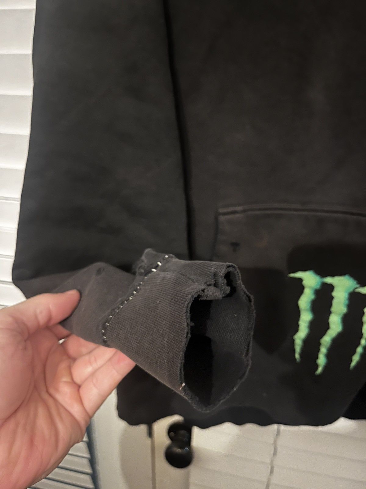 Vintage Vintage monster energy hoodie distressed Size US L / EU 52-54 / 3 - 7 Thumbnail