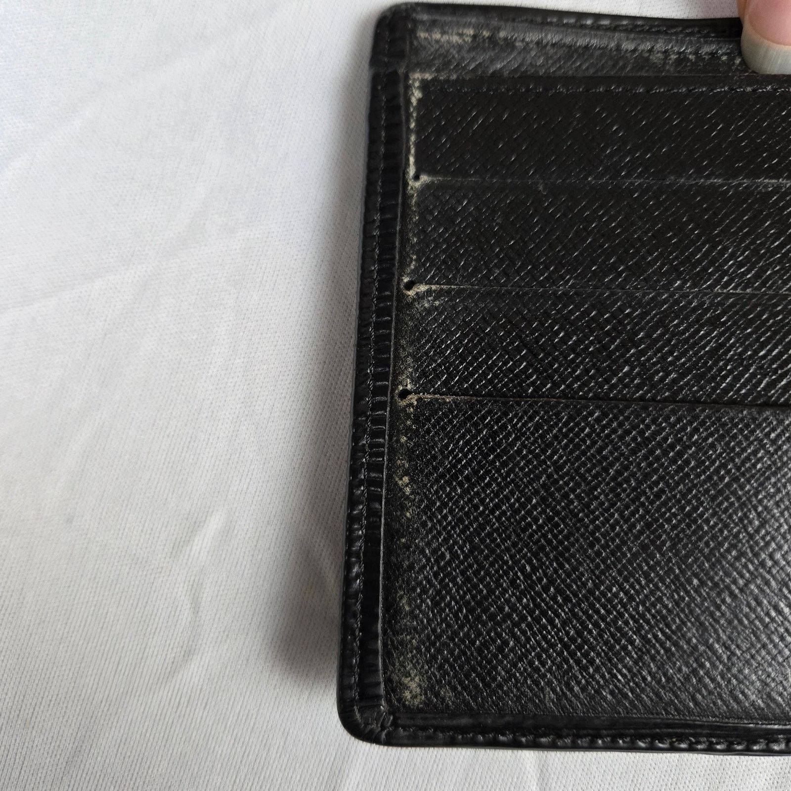 Louis Vuitton Louis Vuitton Black Leather Epi Bifold Wallet Size ONE SIZE - 8 Thumbnail