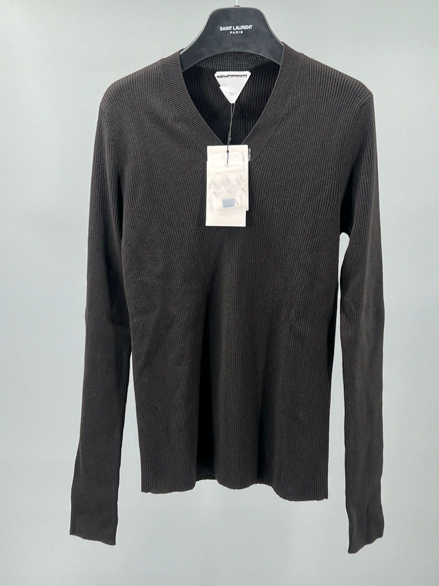 Bottega Veneta black wool blend v-neck knit sweater Size US S / EU 44-46 / 1 - 1 Thumbnail