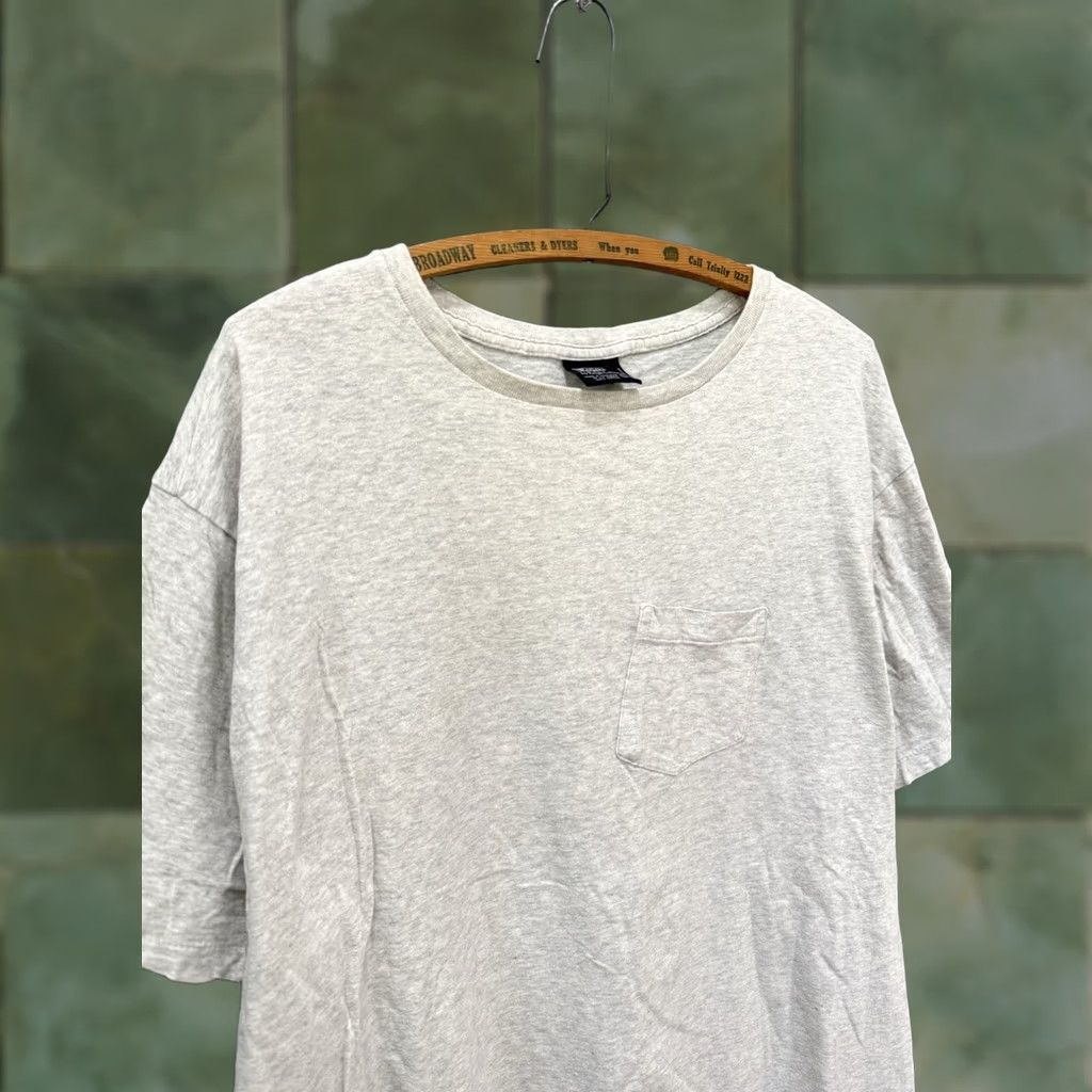 Ralph Lauren VINTAGE 90s Polo Ralph Lauren Gray Cotton Pocket Tee 2XL Shirt Mens Boys Size US XXL / EU 58 / 5 - 1 Thumbnail