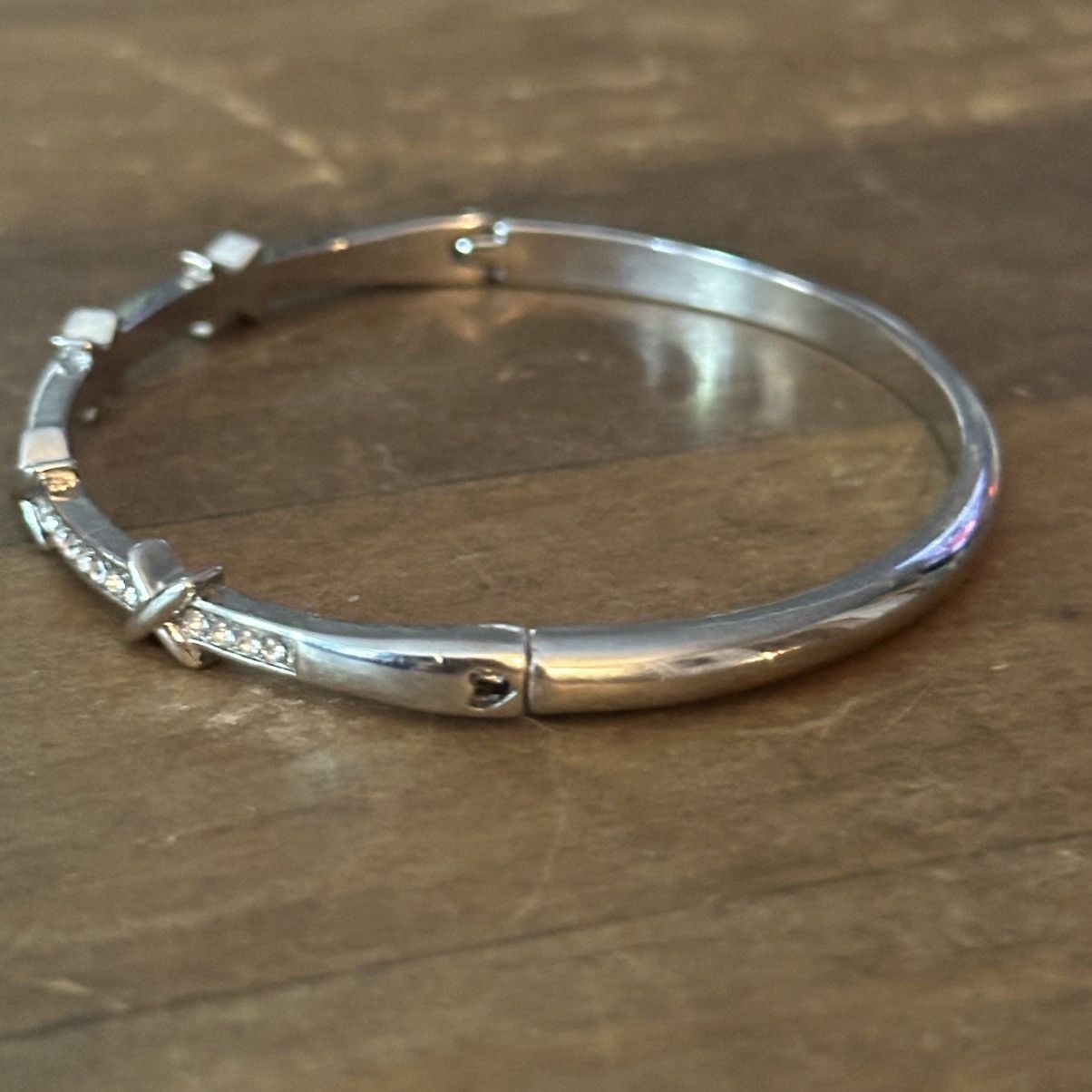 Other Silver tone rhinestone hugs & kisses hinged bangle bracelet Size ONE SIZE - 4 Thumbnail