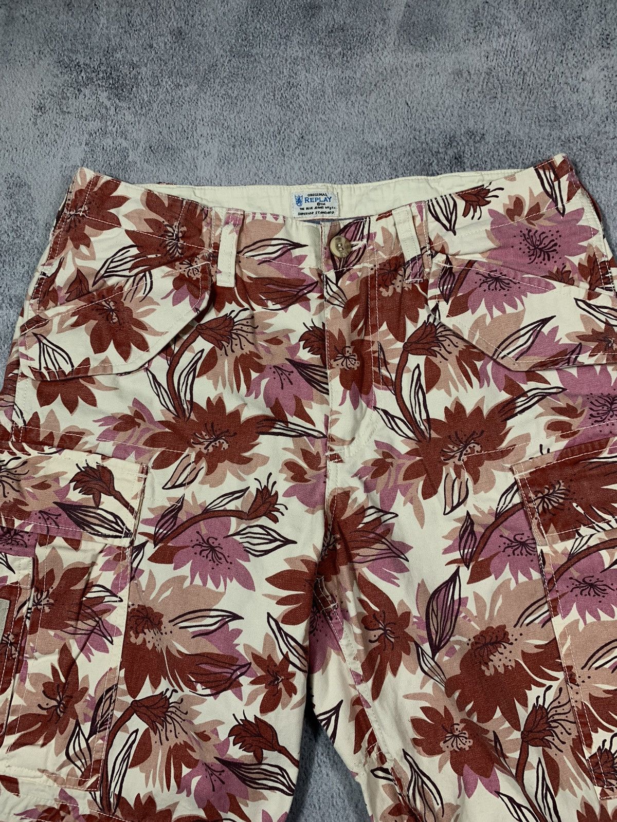 Vintage Vintage Y2K style Replay cargo shorts Japanese serf size 30 Size US 30 / EU 46 - 4 Thumbnail