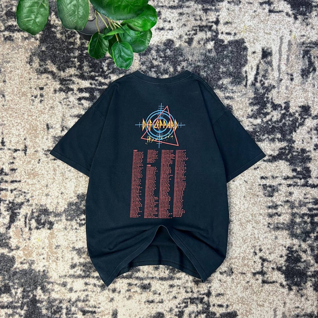 Def Leppard Def Leppard Vintage Y2K Big Logo Rock Band T-Shirt 1TS54 Size US XL / EU 56 / 4 - 2 Thumbnail