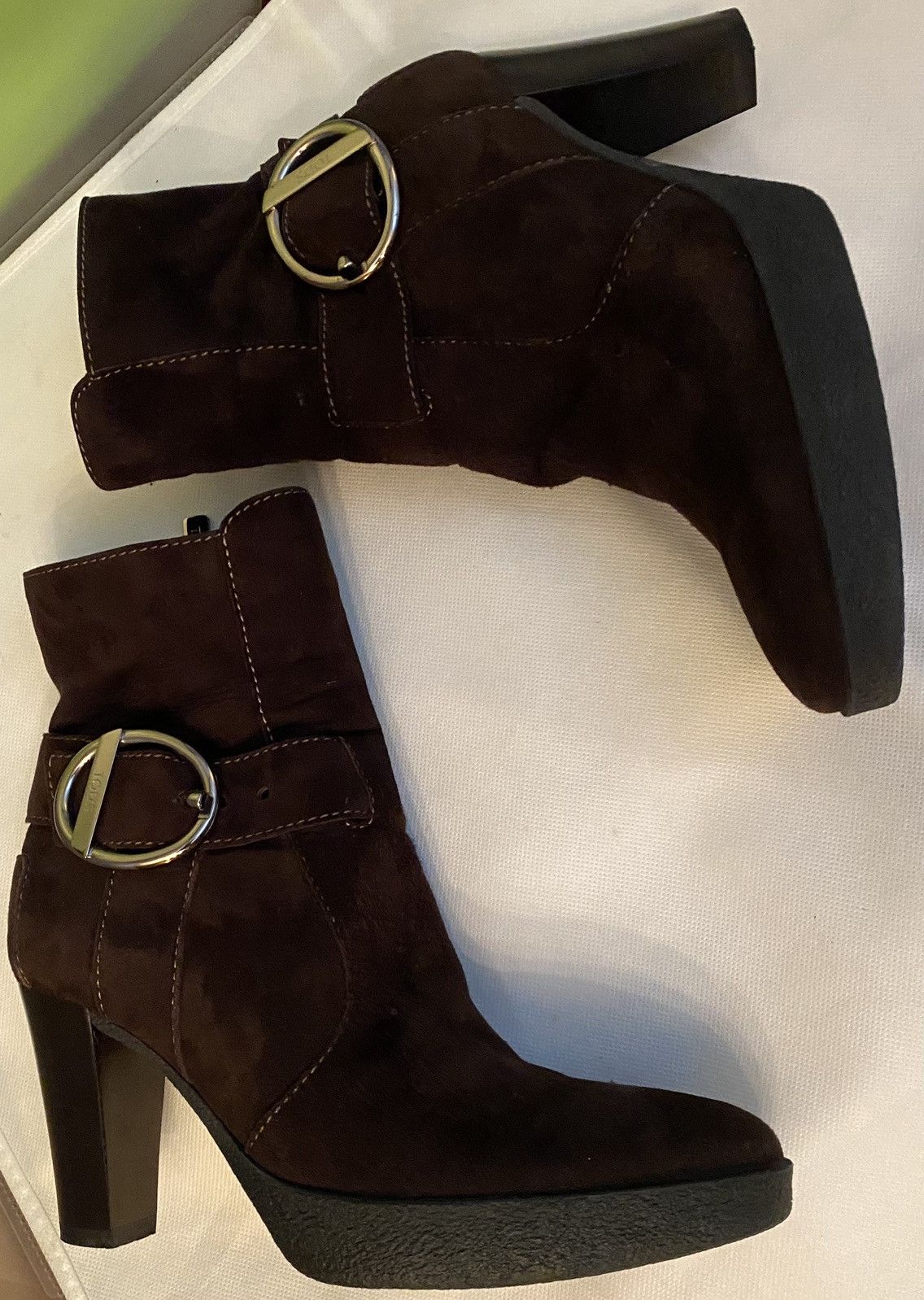 Tod's Tod’s 🇮🇹 brown suede medallion buckled ankle boots 6 UK VGC Size US 8.5 / IT 38.5 - 10 Thumbnail
