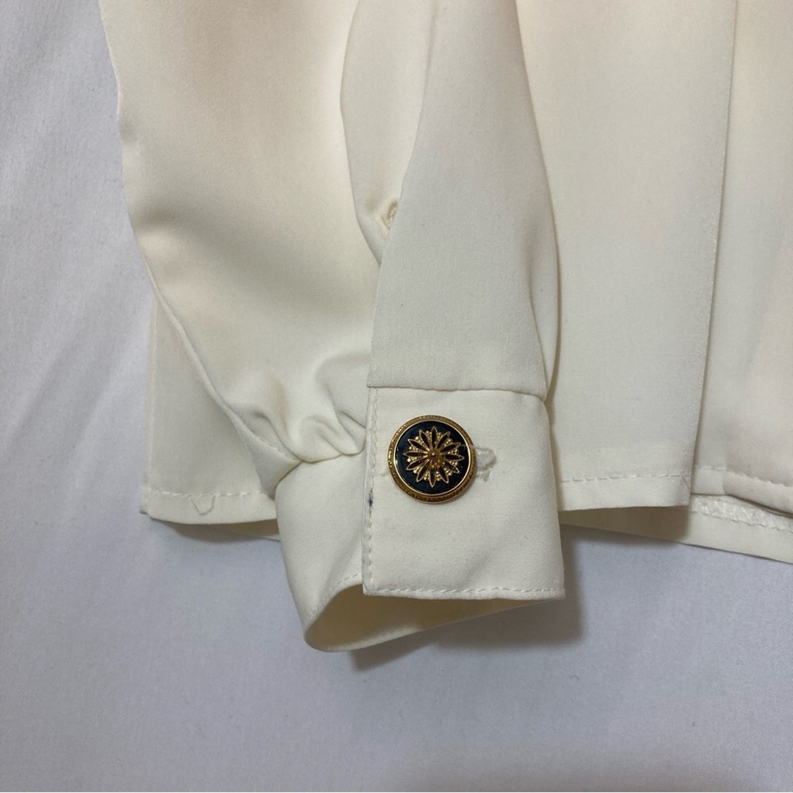 Other Vintage Cream Lightweight Silk Discreet Button Blouse Top Size M / US 6-8 / IT 42-44 - 6 Thumbnail
