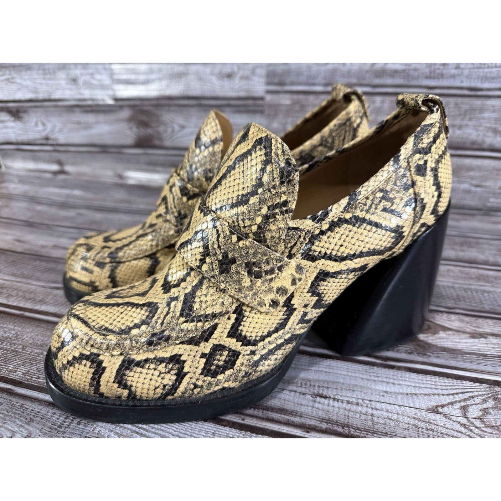 Chloe Chloe Python Pattern Leather Loafer Heel Sz EU 39.5 US 9.5 B Size US 9.5 / IT 39.5 - 1 Thumbnail