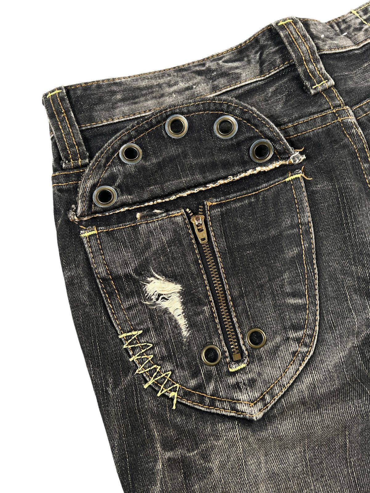 Japanese Brand On Board 🇯🇵 Distressed Flare Denim Size US 31 - 11 Thumbnail