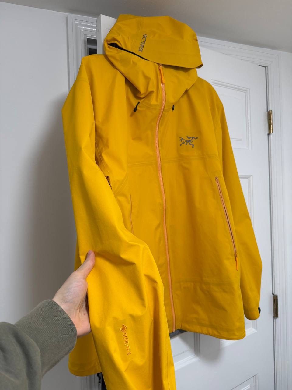 Arc'teryx Arc'teryx Mens Beta AR Jacket in Edziza yellow gore-tex XL Size US XL / EU 56 / 4 - 2 Thumbnail