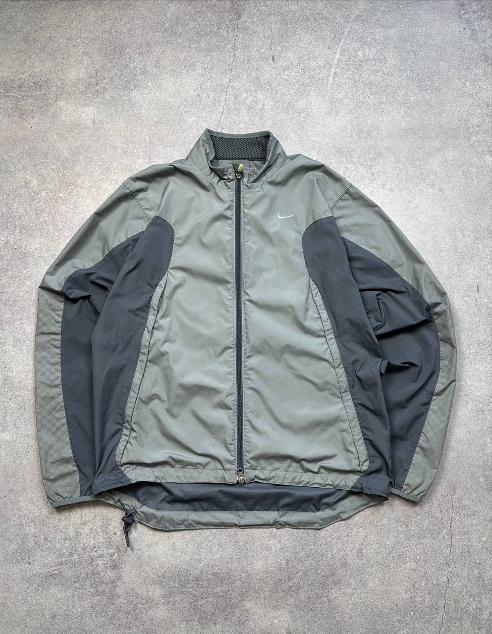Nike Vintage Nike Nylon Track Jacket, Size L – Classic Sportswear Size US L / EU 52-54 / 3 - 1 Thumbnail