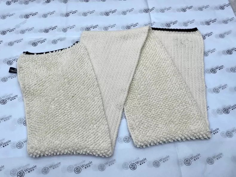 Chanel Chanel Black and white color-blocked cashmere scarf 2504-Ne Size ONE SIZE - 2 Thumbnail