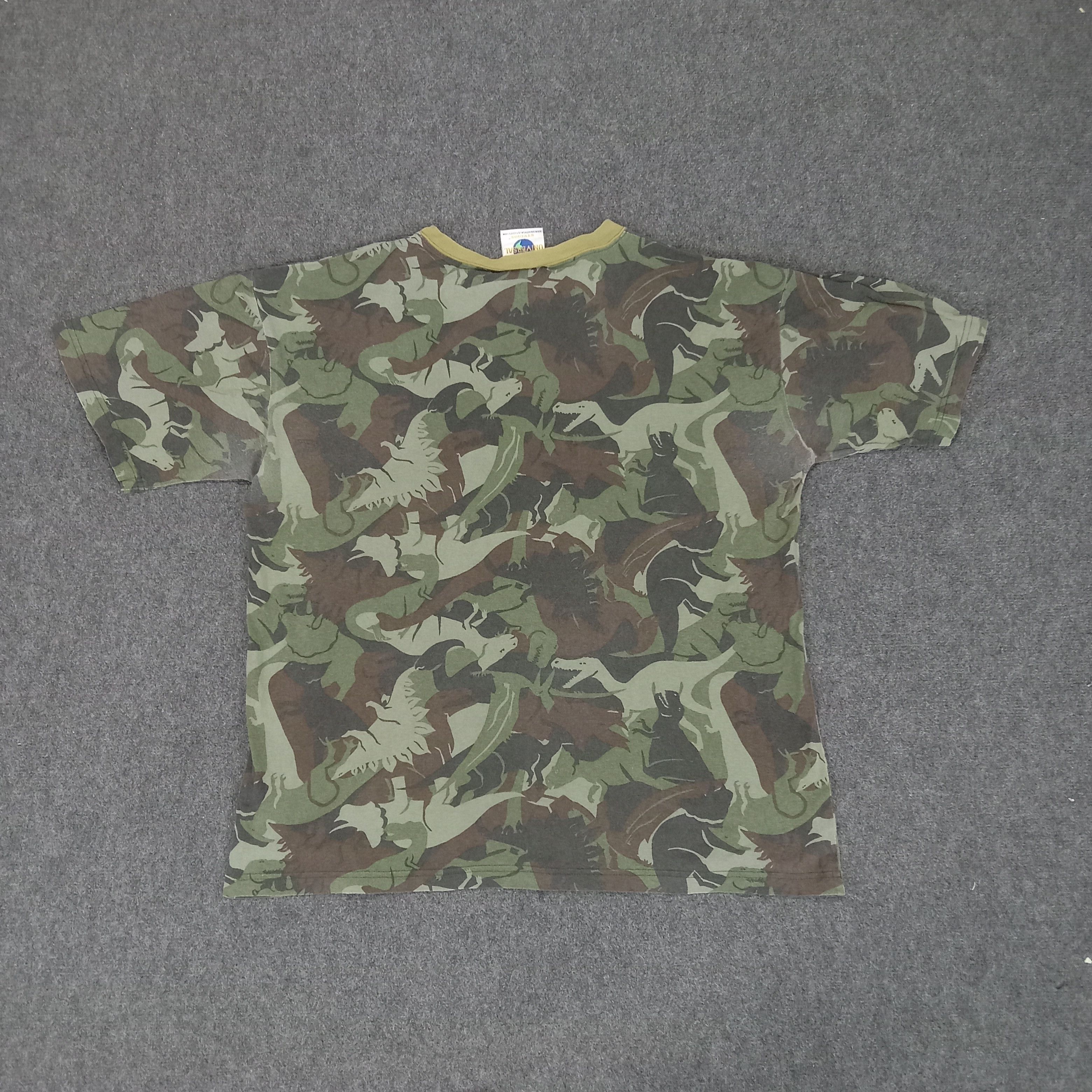 Universal Studios × Vintage Jurassic Park American Cartoon Movie Dinosaur Camo Tshirt Size US XXL / EU 58 / 5 - 5 Thumbnail