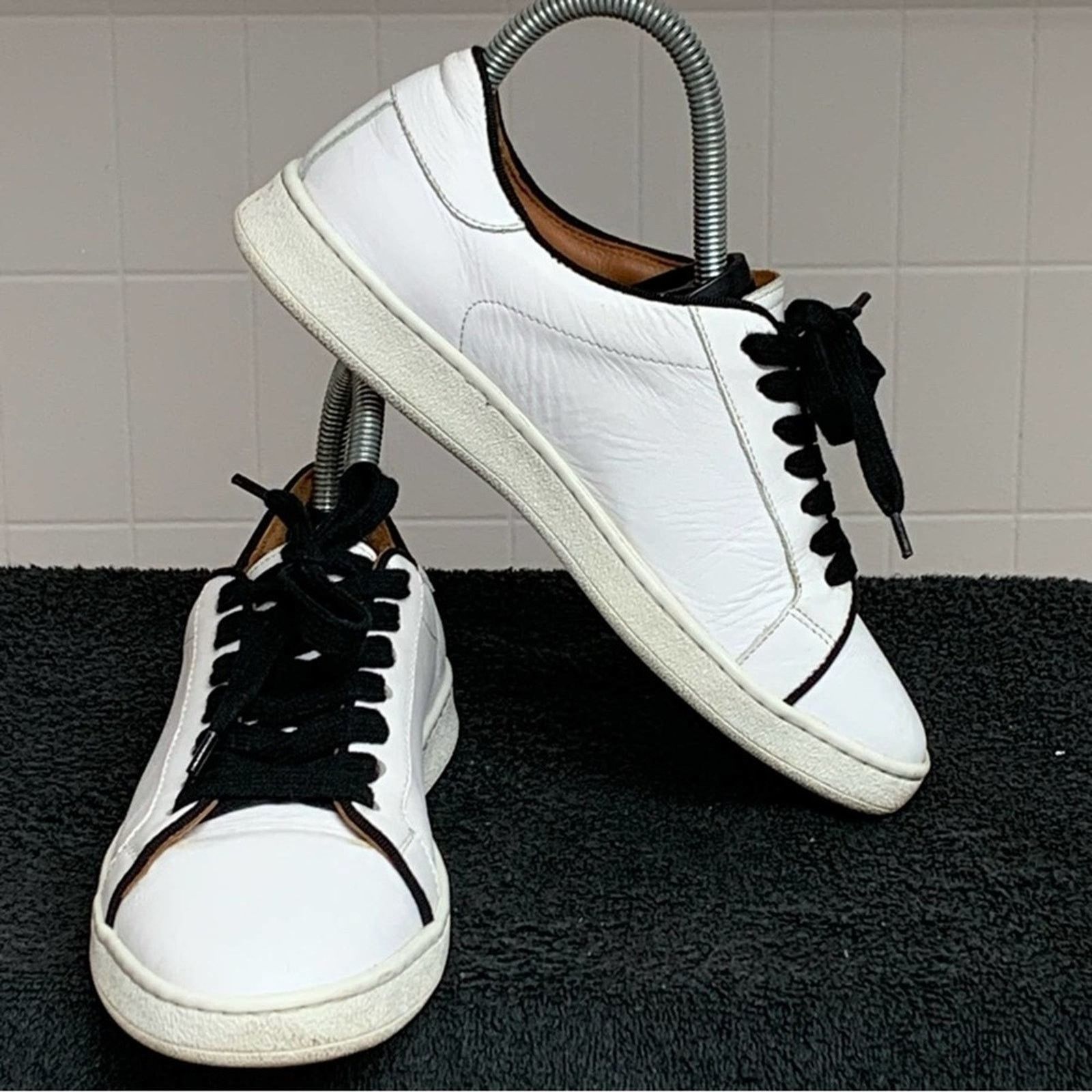 Frye FRYE ALEXIS LEATHER LOW TOO SHOES WHITE BLACK SIZE 5.5 ITALY Size US 5.5 / IT 35.5 - 8 Thumbnail