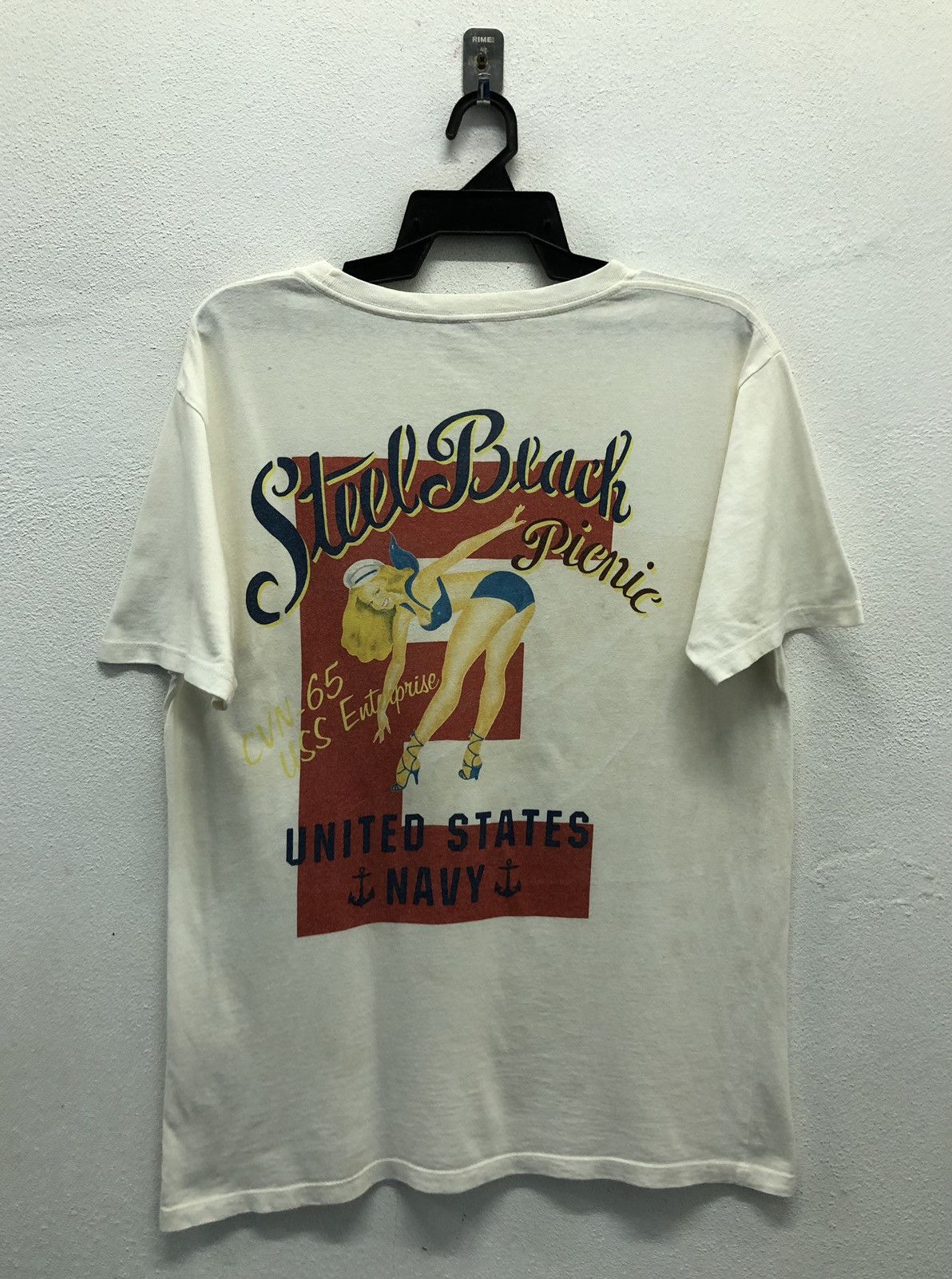 Avirex Vintage Avirex Steel Beach Picnic United State Navy T-Shirt Size US L / EU 52-54 / 3 - 1 Thumbnail