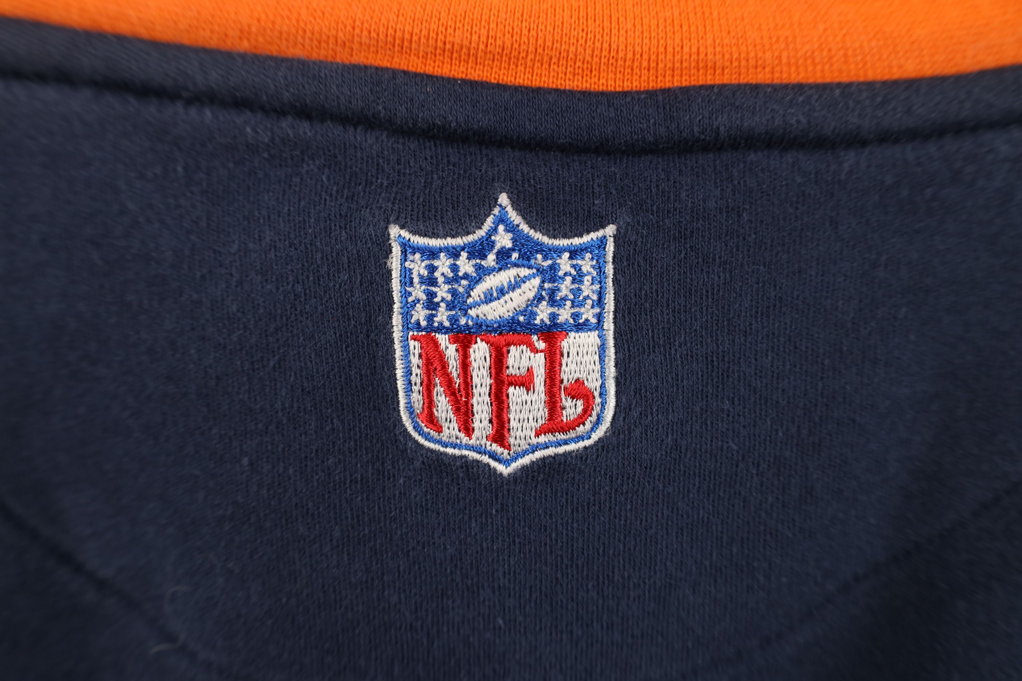 Reebok Vintage Reebok Chicago Bears Football Mock Neck T-Shirt Blue Size US XL / EU 56 / 4 - 11 Thumbnail