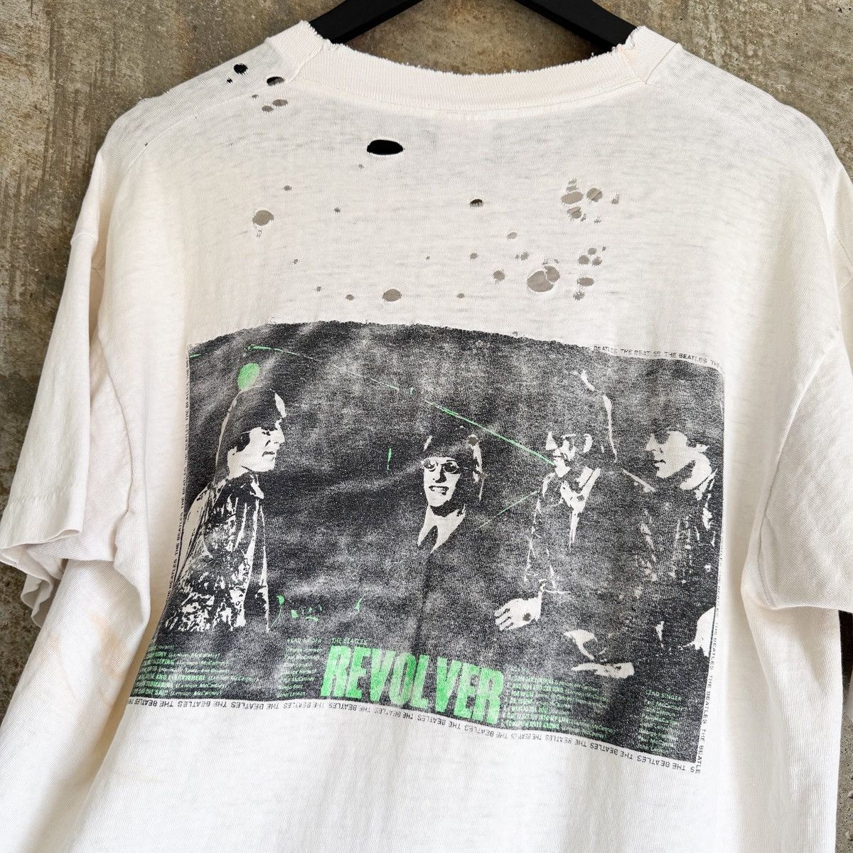 Band Tees 90s THRASHED The Beatles ‘Revolver’ Tee Shirt Size US L / EU 52-54 / 3 - 4 Thumbnail