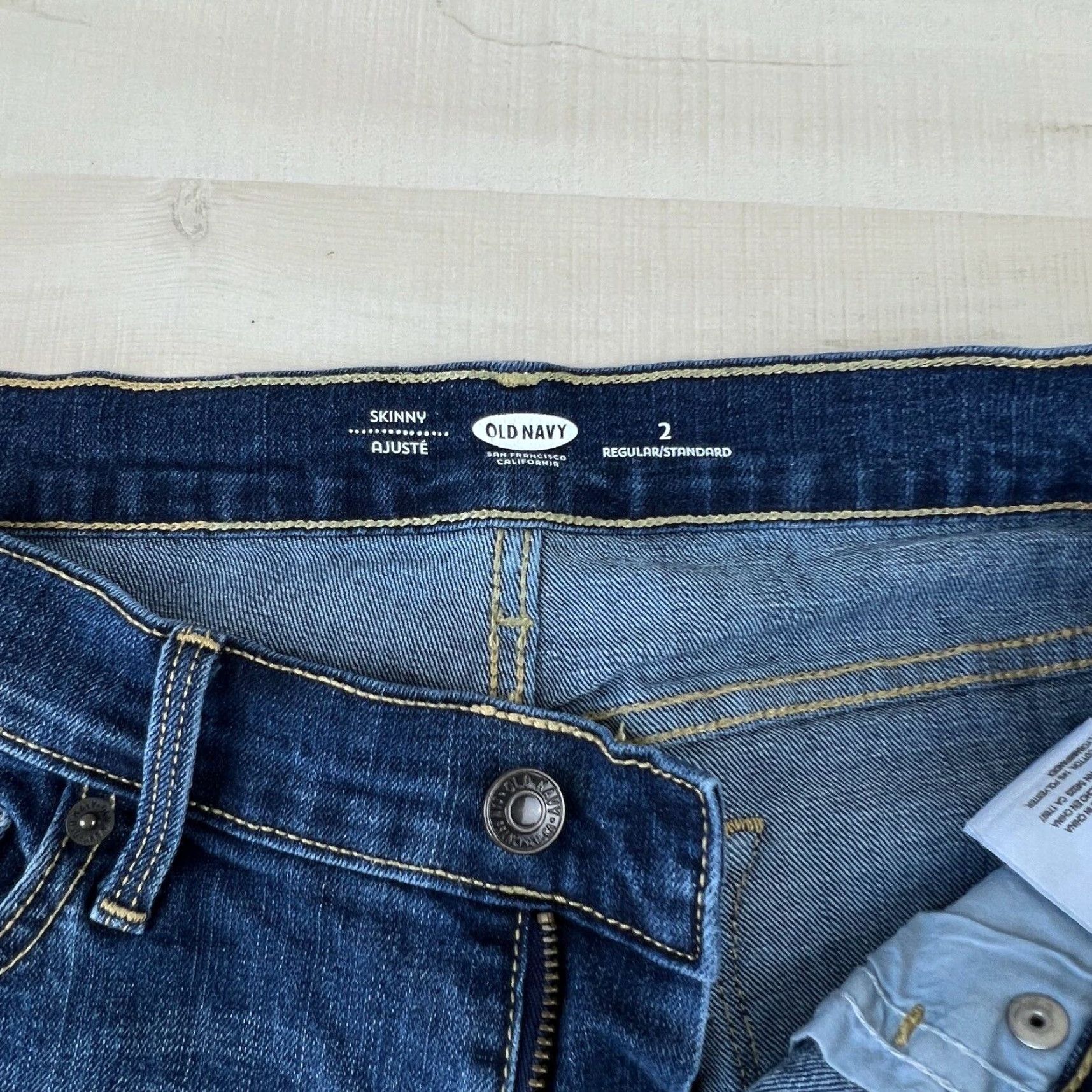 Old Navy Old Navy Women's Medium Wash Skinny Jeans 2 Regular Mid Rise Blue Cotton Blend Stretch Size 26" / US 2 / IT 38 - 4 Thumbnail