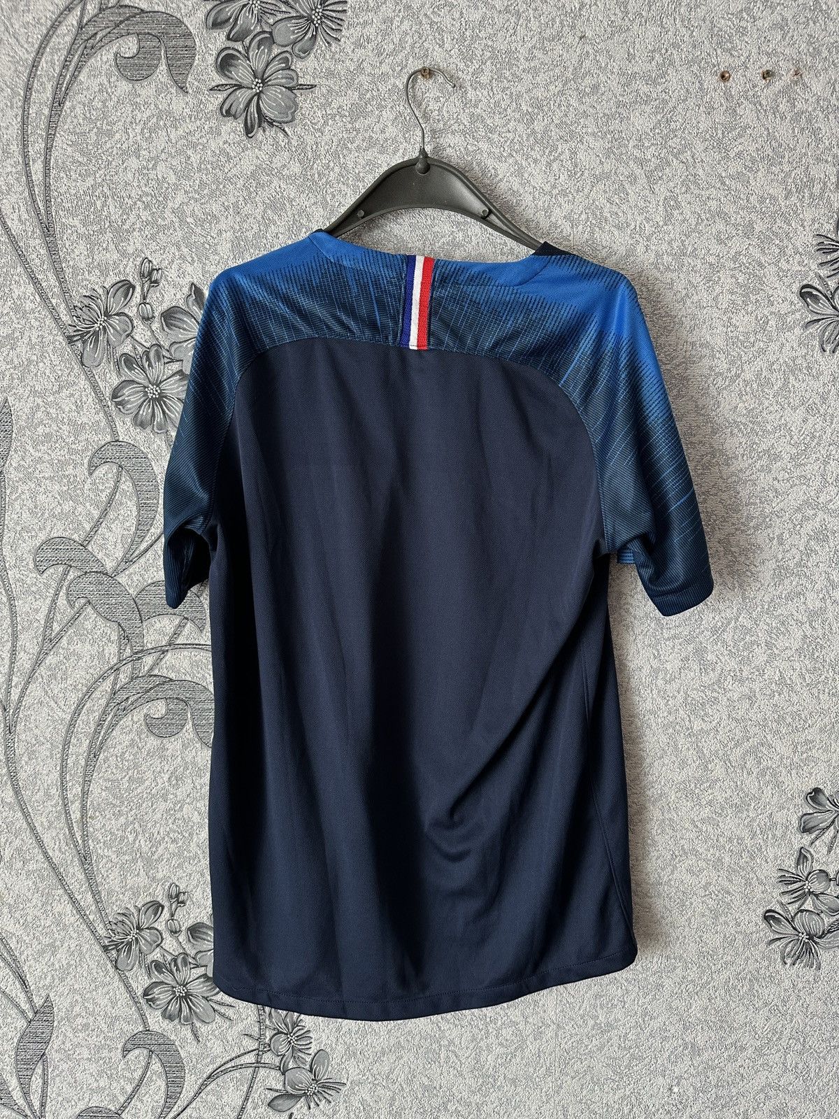 Nike Vintage soccer jersey Nike France psg L Size US L / EU 52-54 / 3 - 5 Thumbnail