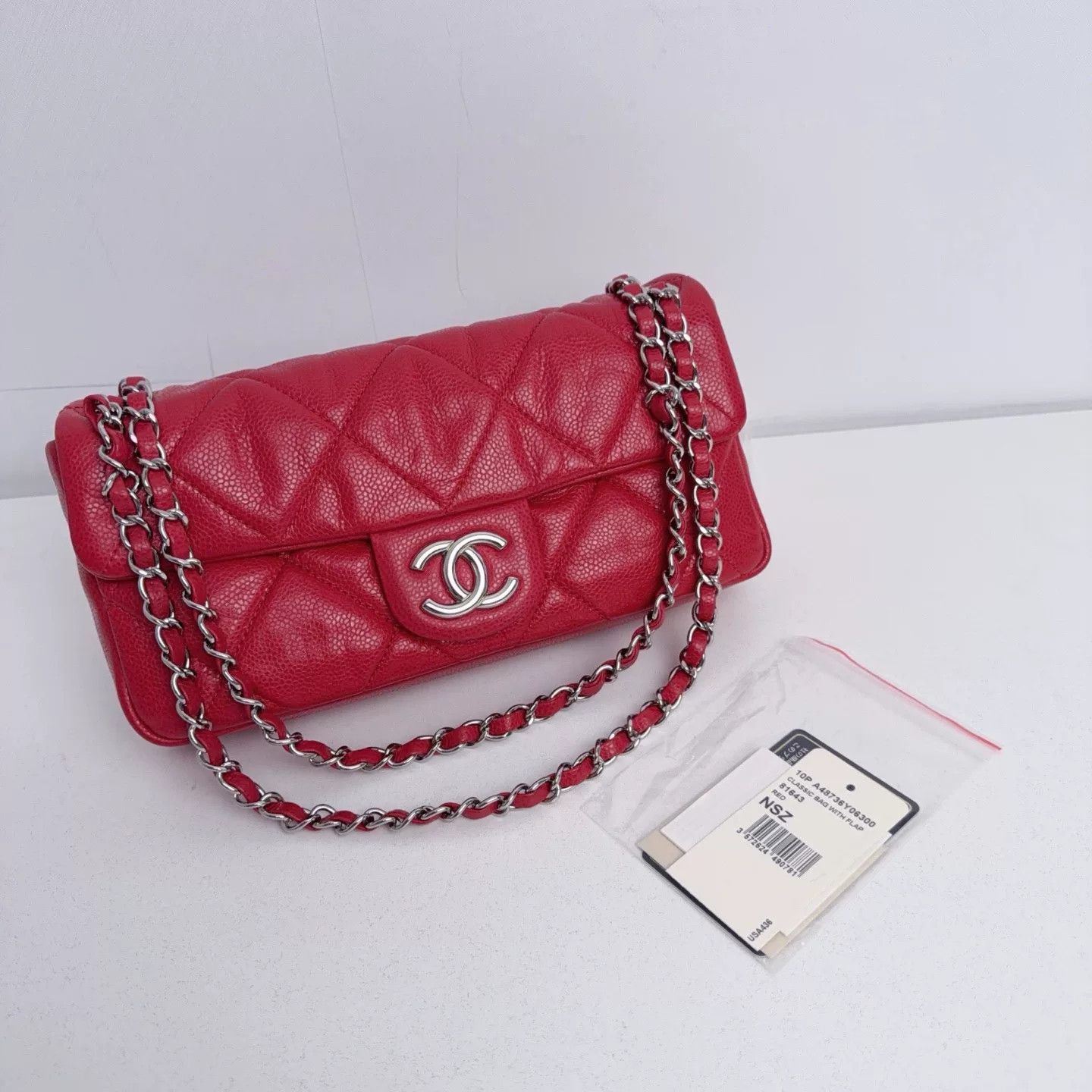 Chanel Pre-loved Bag Very good condition Size ONE SIZE - 1 Thumbnail