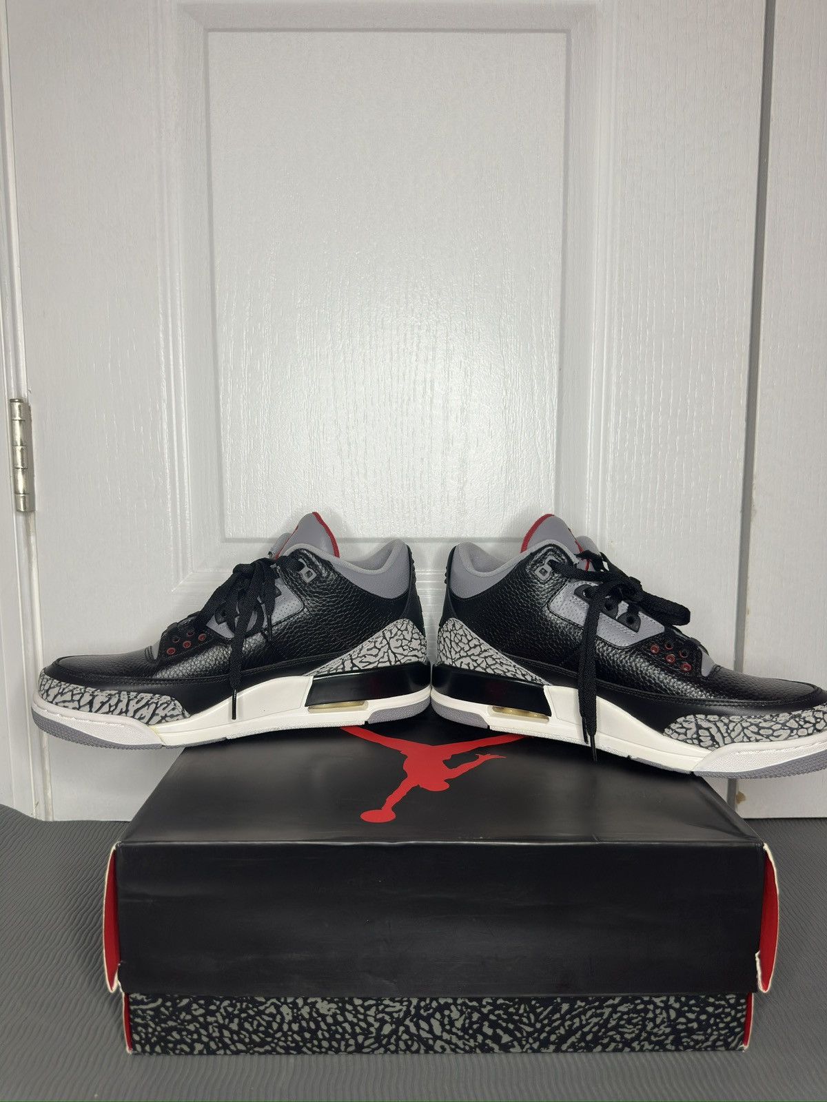 Jordan Brand 2011 Air Jordan 3 black cement Size US 10 / EU 43 - 8 Thumbnail