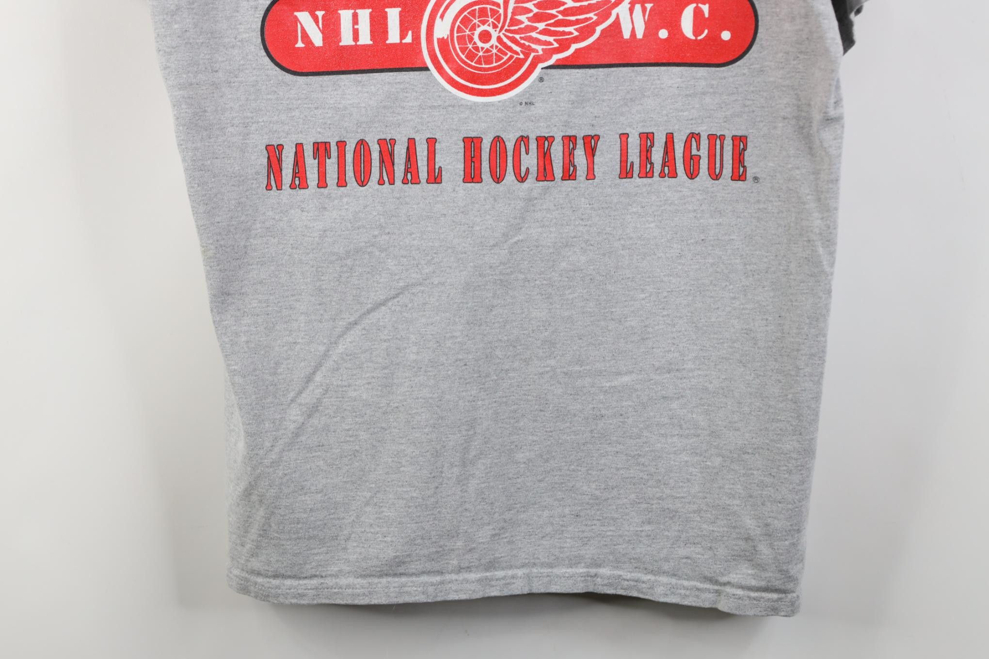 Vintage Vintage 90s Steve Yzerman Red Wings Jersey T-Shirt #19 Size US L / EU 52-54 / 3 - 3 Thumbnail