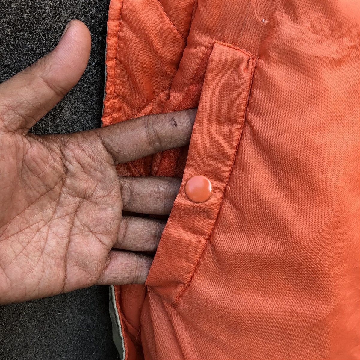 Vintage Vintage Sun Faded Ma-1 Bomber Jacket by Unique Size US L / EU 52-54 / 3 - 11 Thumbnail