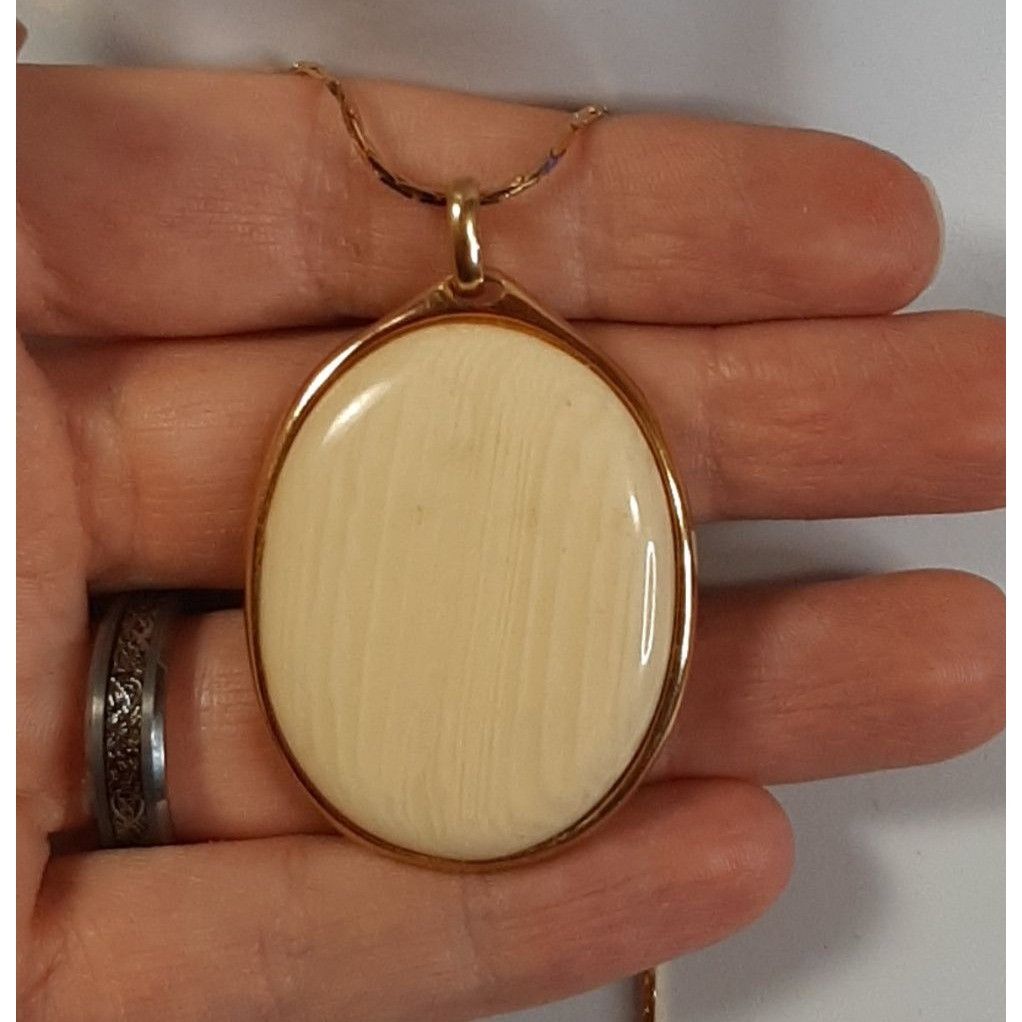 Other Vintage Napier Cream Stone Cabochon Pendant Necklace On Gold Size ONE SIZE - 1 Thumbnail
