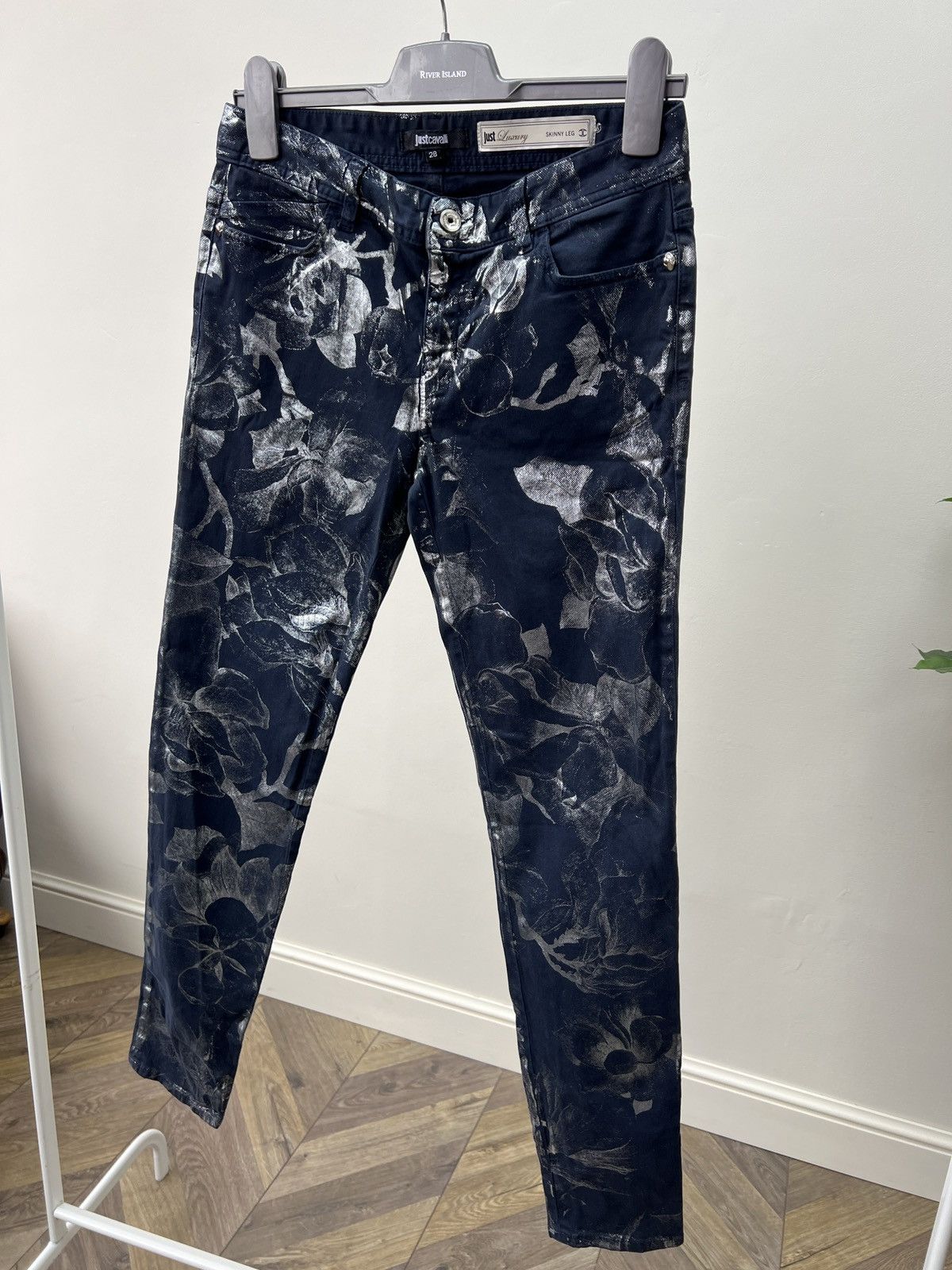 Just Cavalli Vintage Just Cavalli Skinny Fit women’s Pants Floral Print Size 28" / US 6 / IT 42 - 4 Thumbnail