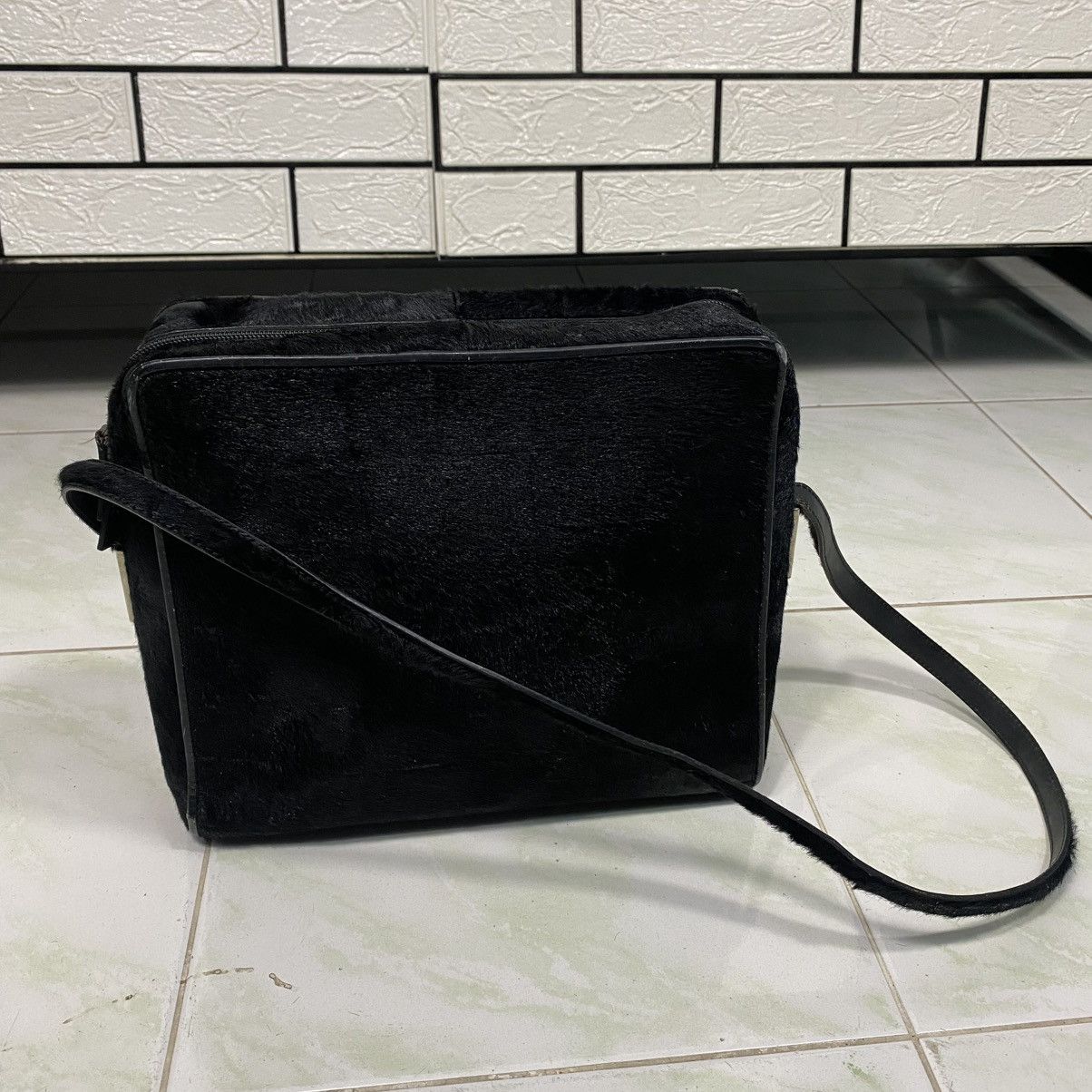 Gucci 🔥VINTAGE GUCCI PONY FUR CROSSBODY BAG Size ONE SIZE - 2 Thumbnail