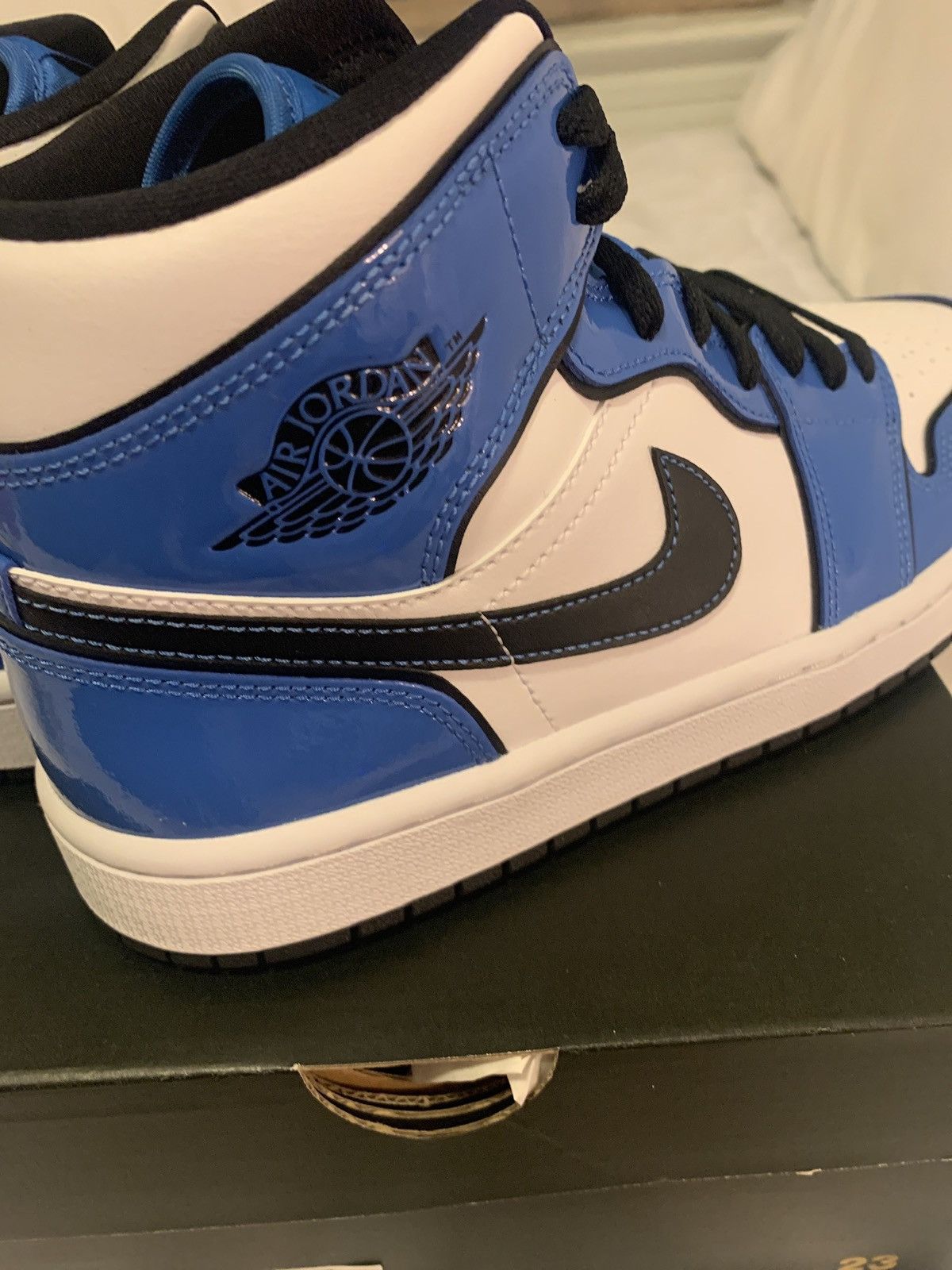 Jordan Brand Air Jordan 1 Mid SE ‘Signal Blue’ Size US 7.5 / EU 40-41 - 11 Thumbnail