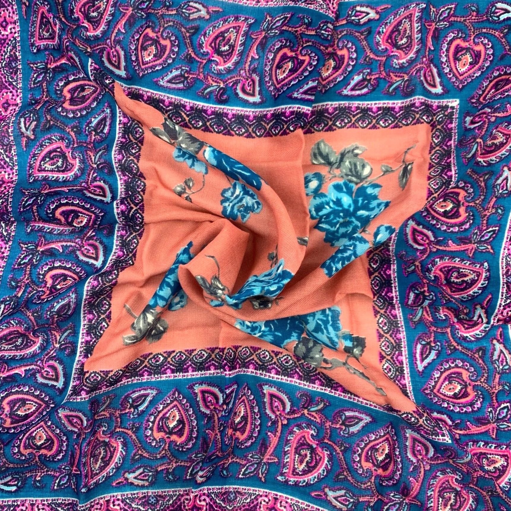 Pinko VINTAGE Made in Japan Fringed Floral Pink Blue Roses Acrylic Scarf 25 x 25 Sh Size ONE SIZE - 4 Thumbnail