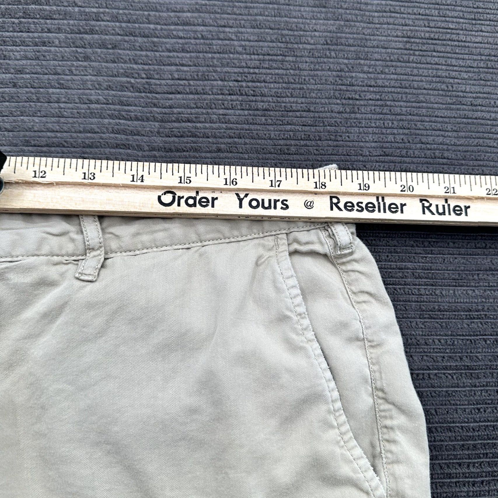 Faherty Faherty Shorts Men 36 Chino Cotton Beige Beach Casual Pattern Solid Front Flat Front Pockets Logo Regular Inseam 9in Size US 36 / EU 52 - 5 Thumbnail
