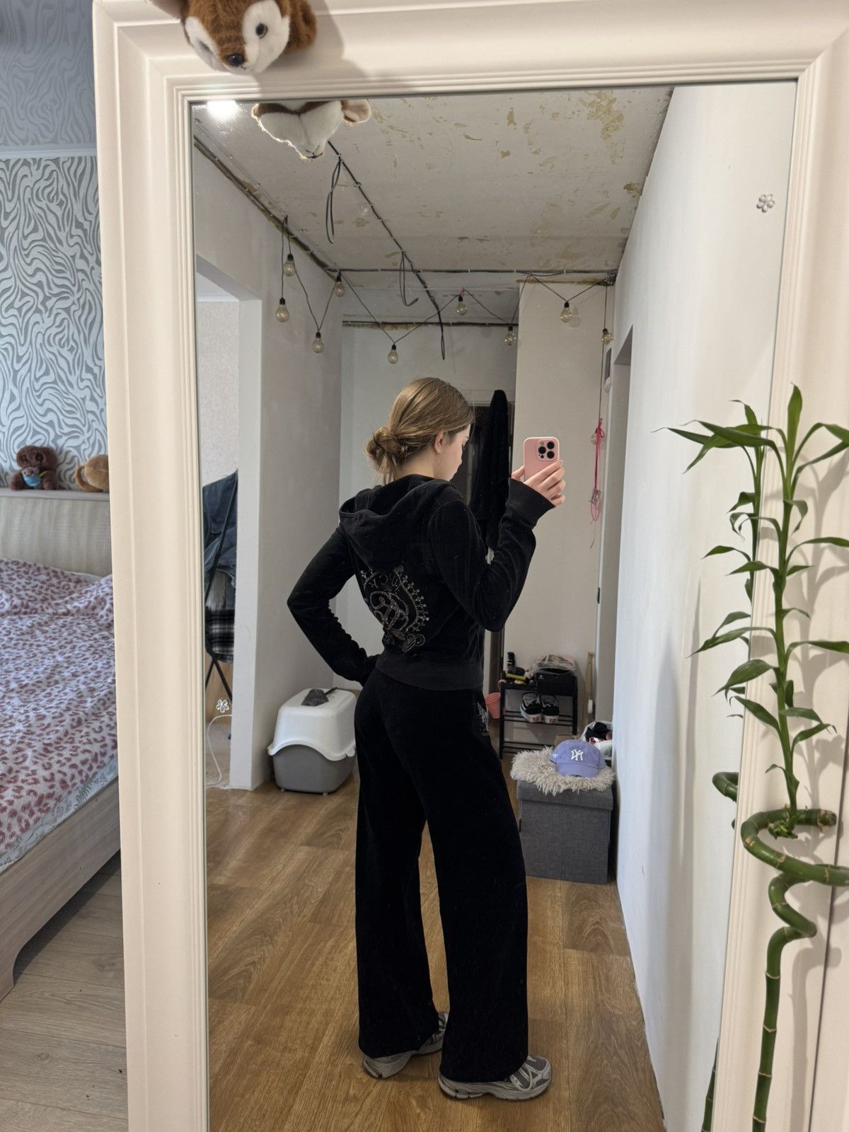 Juicy Couture VINTAGE JUICY COUTURE VELOUR BLACK TRACKSUIT Size S / US 4 / IT 40 - 3 Thumbnail
