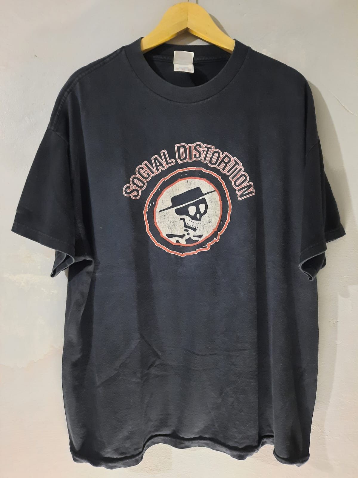 image of Band Tees x Rock Band Vintage Y2K Social Distortion in Black, Men's (Size XL)