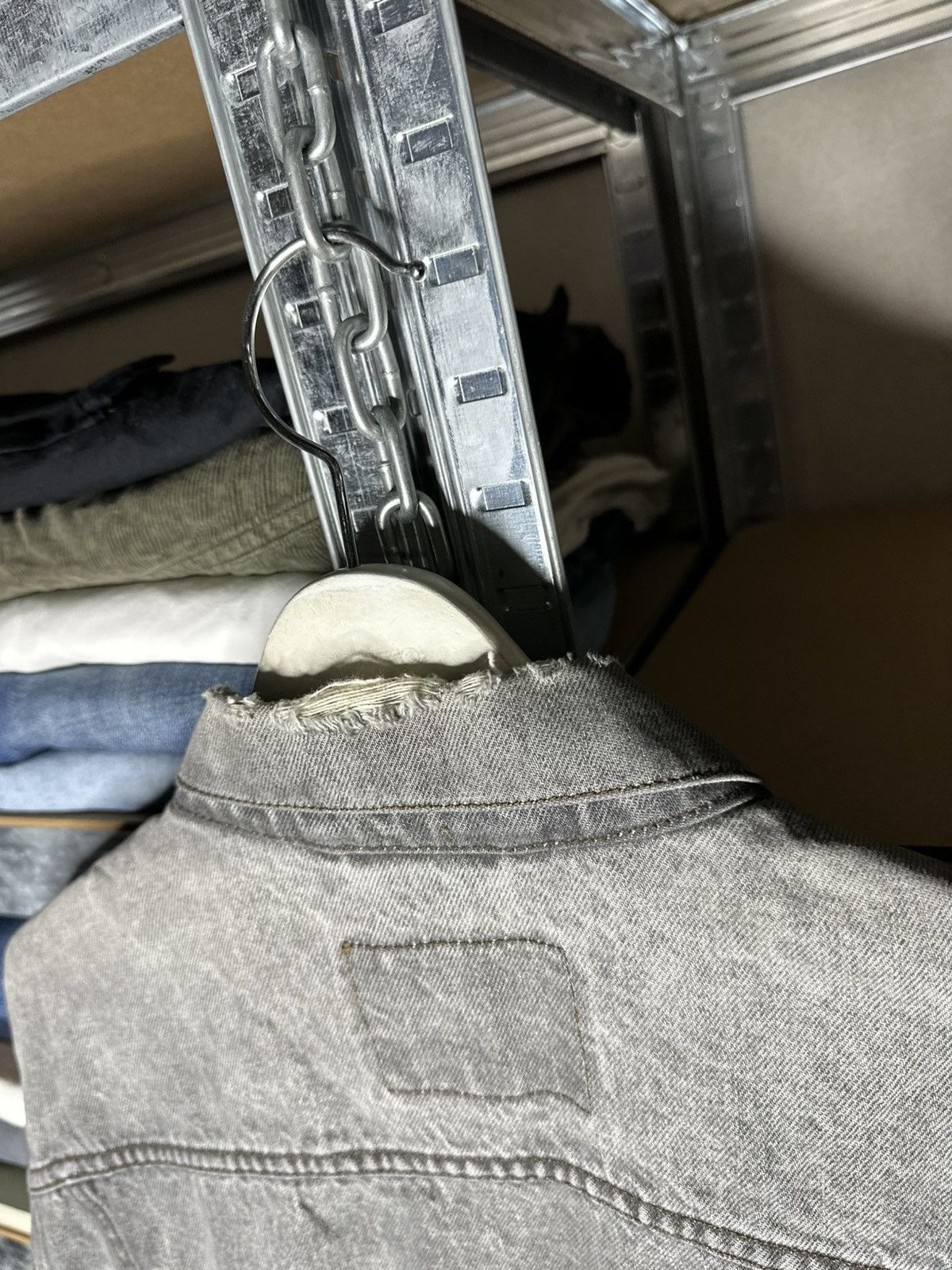 Levi's Vintage Levi’s Grey Distressed Washed Trucker Denim Jacket Size US L / EU 52-54 / 3 - 8 Thumbnail