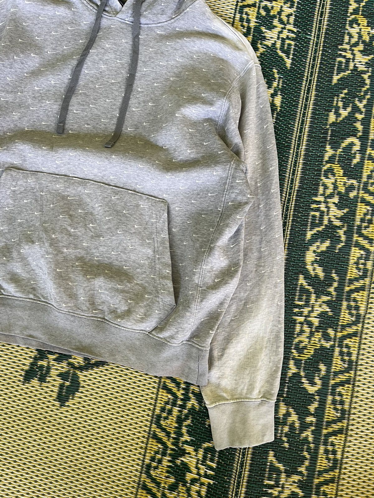 Nike Nike Mini Swoosh All Over Print Distressed Hoodie Size US L / EU 52-54 / 3 - 3 Thumbnail
