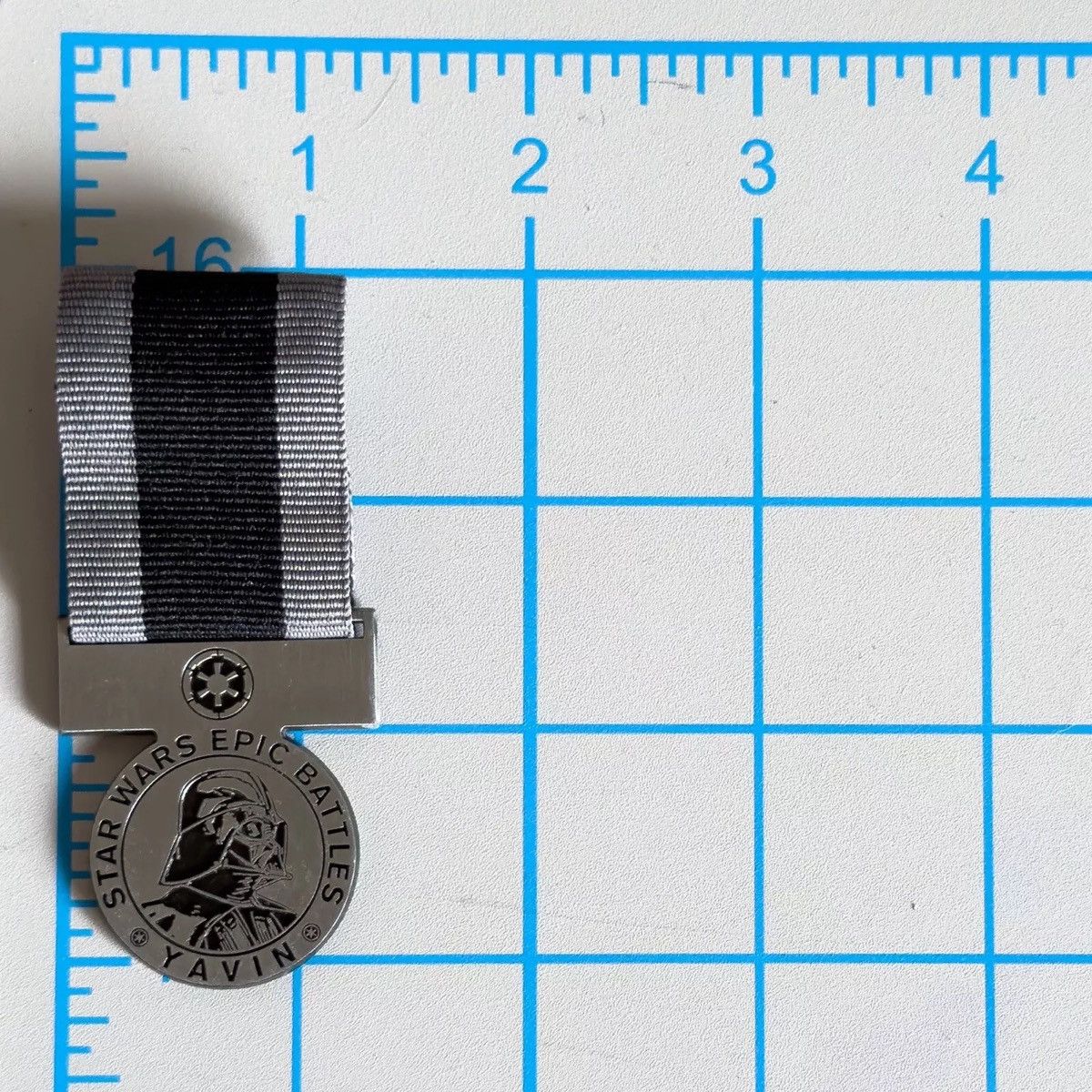 Star Wars Star Wars Epic Battles Medal Toys R Us Yavin Darth Vader Size ONE SIZE - 13 Thumbnail