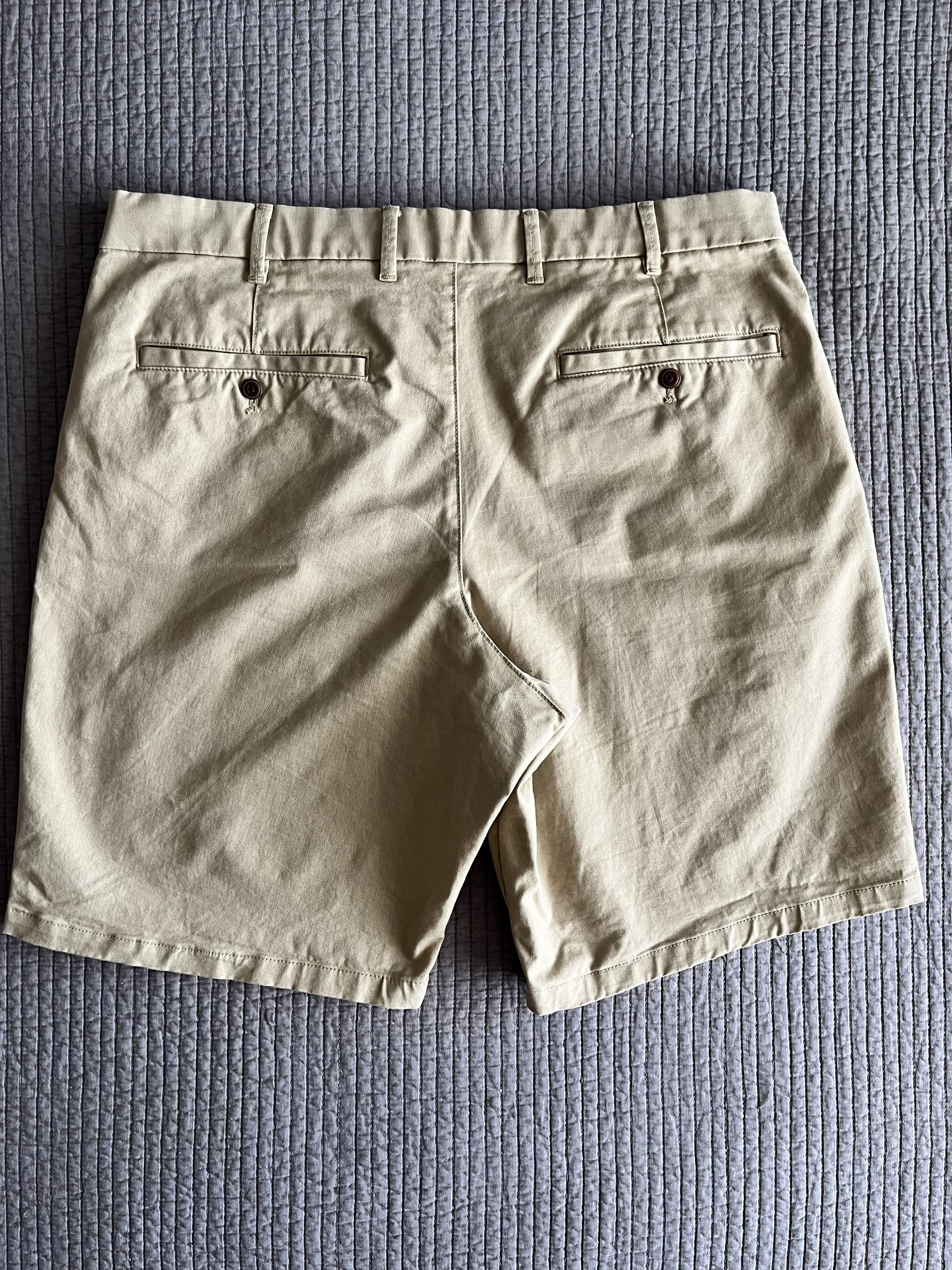 Gap Khaki 10-inch Short Size US 36 / EU 52 - 2 Thumbnail