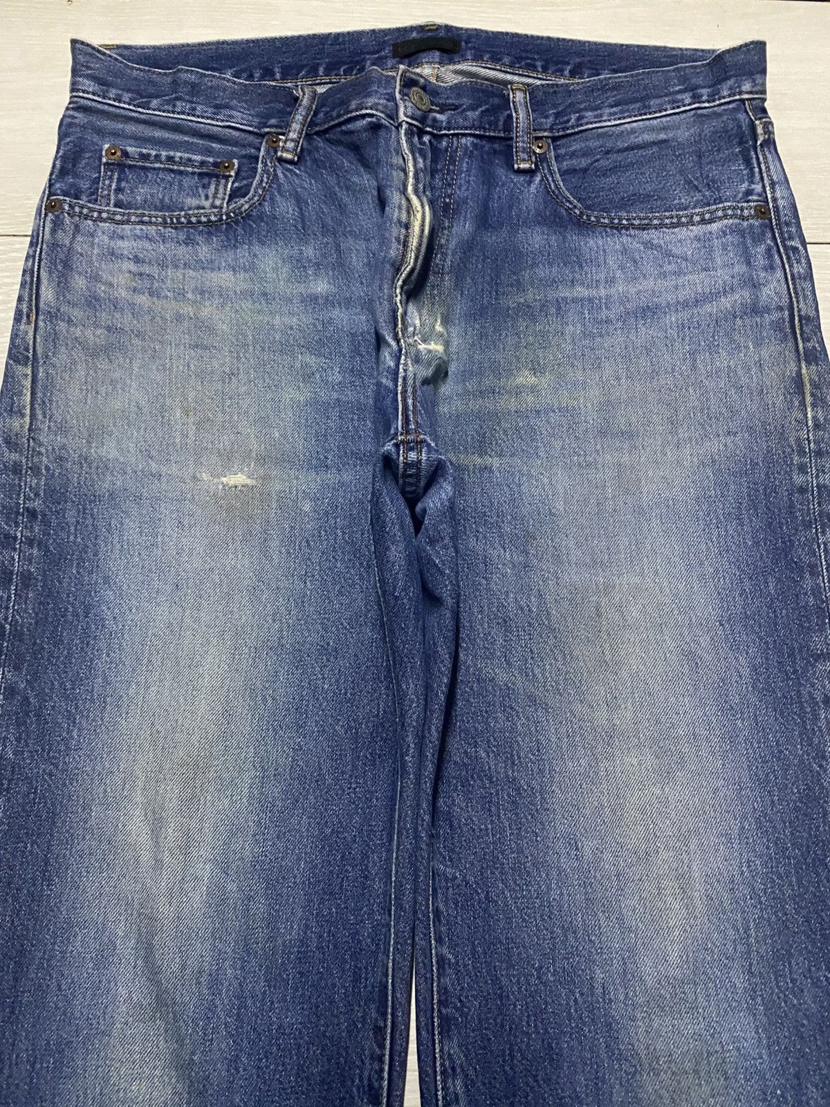 Uniqlo Vintage Uniqlo Faded Wash Distressed Loose Jeans Size US 35 - 3 Thumbnail