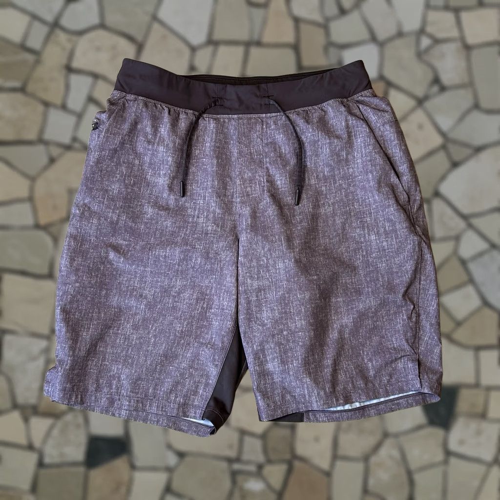 Lululemon Lululemon T.H.E. Shorts Athletic 9" Inseam M Burgundy Mens Regular Size US 31 - 1 Thumbnail