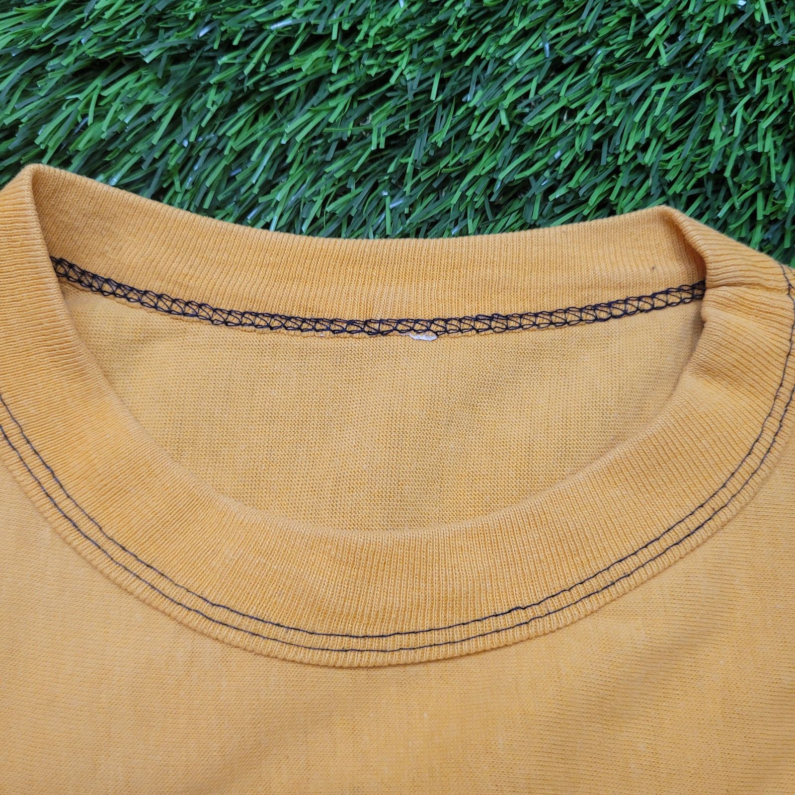 Hanes VTG 70s Michigan Wolverines Embroidered T-Shirt Women XS USA Size XS / US 0-2 / IT 36-38 - 12 Thumbnail