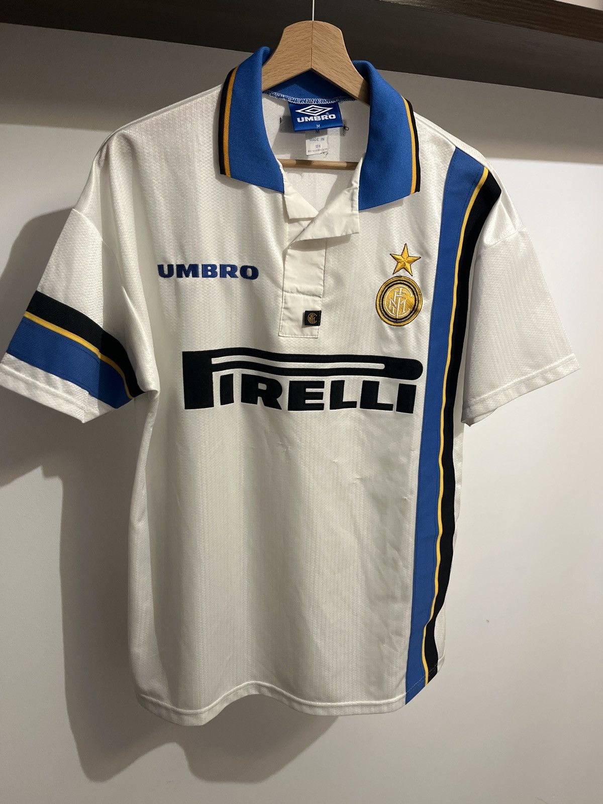 Umbro Inter Milan vintage umbro kit Size US M / EU 48-50 / 2 - 1 Thumbnail