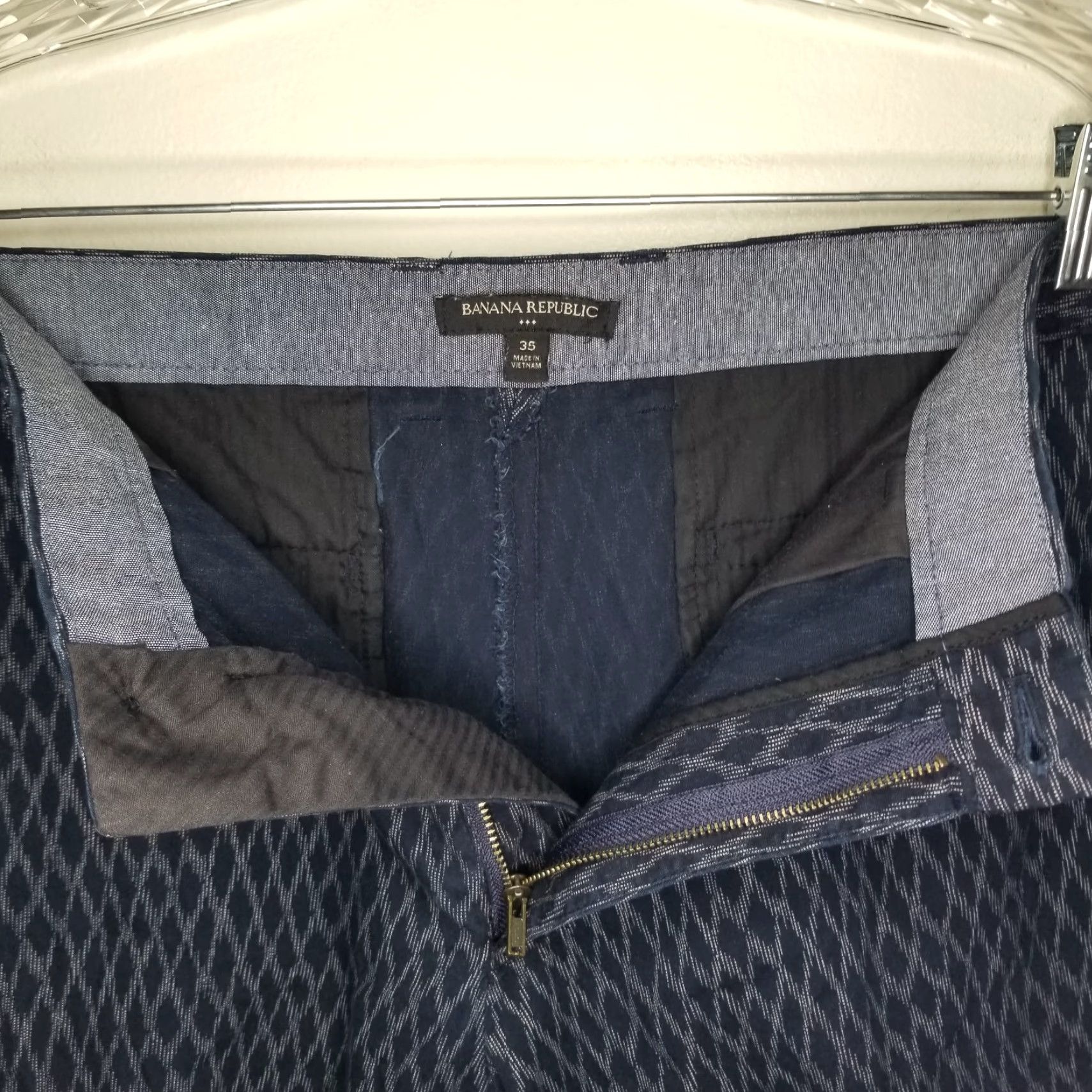 Banana Republic VINTAGE? Wait: No. Banana Republic Men Chino Shorts Size 35 Blue Adult Regular Chino Shorts Men 35 Blue Banana Republic Size US 35 - 3 Thumbnail