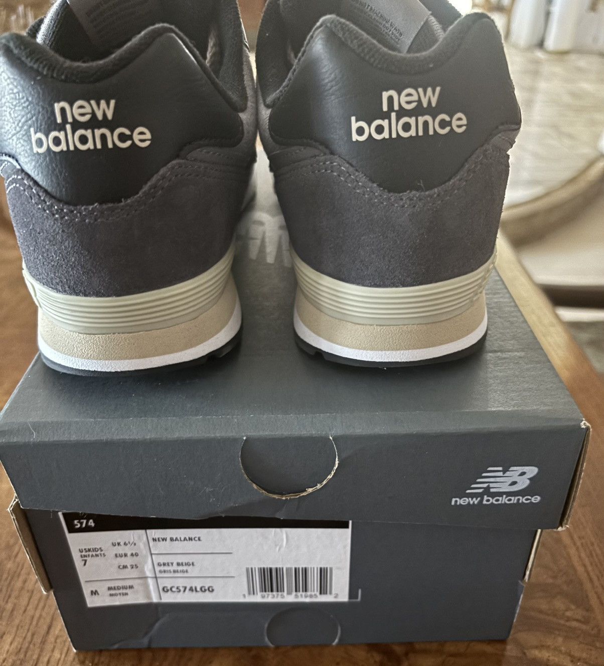 New Balance New Balance 574 Big Kid 'Grey Day 2024 - Magnet' Size US 7 / EU 40 - 8 Thumbnail