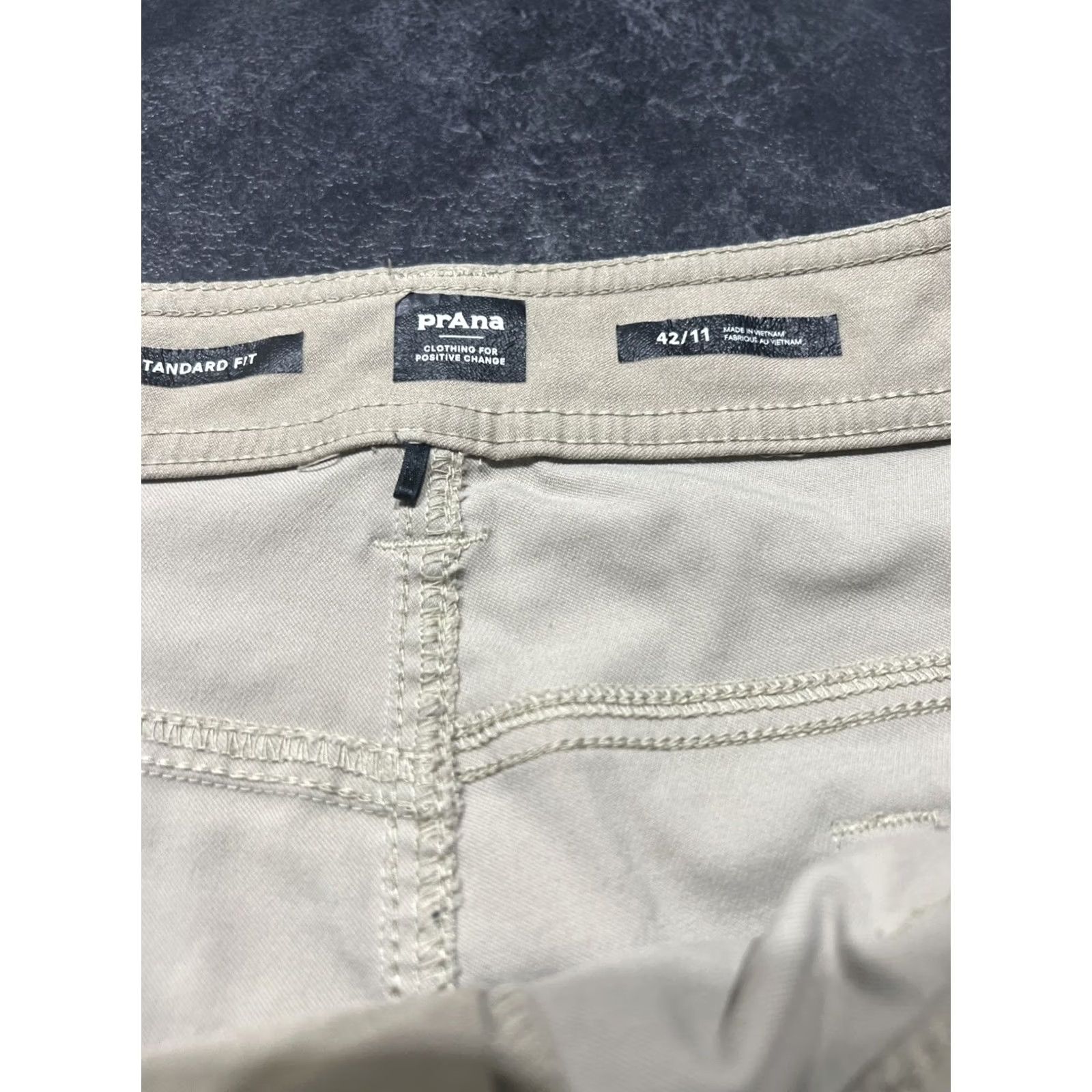 Prana prAna Stretch Shorts Men's 42 Khaki Tan Pocket Outdoor Hiking Cargo Zip 11in Inseam Adjustable Waist Breathable Belted Pockets Regular Rise 42 Mens Size US 42 / EU 58 - 5 Thumbnail