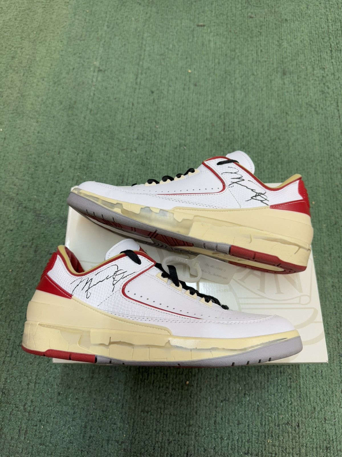 Jordan Brand × Off-White Off white jordan retro 2 low Size US 10.5 / EU 43-44 - 7 Thumbnail